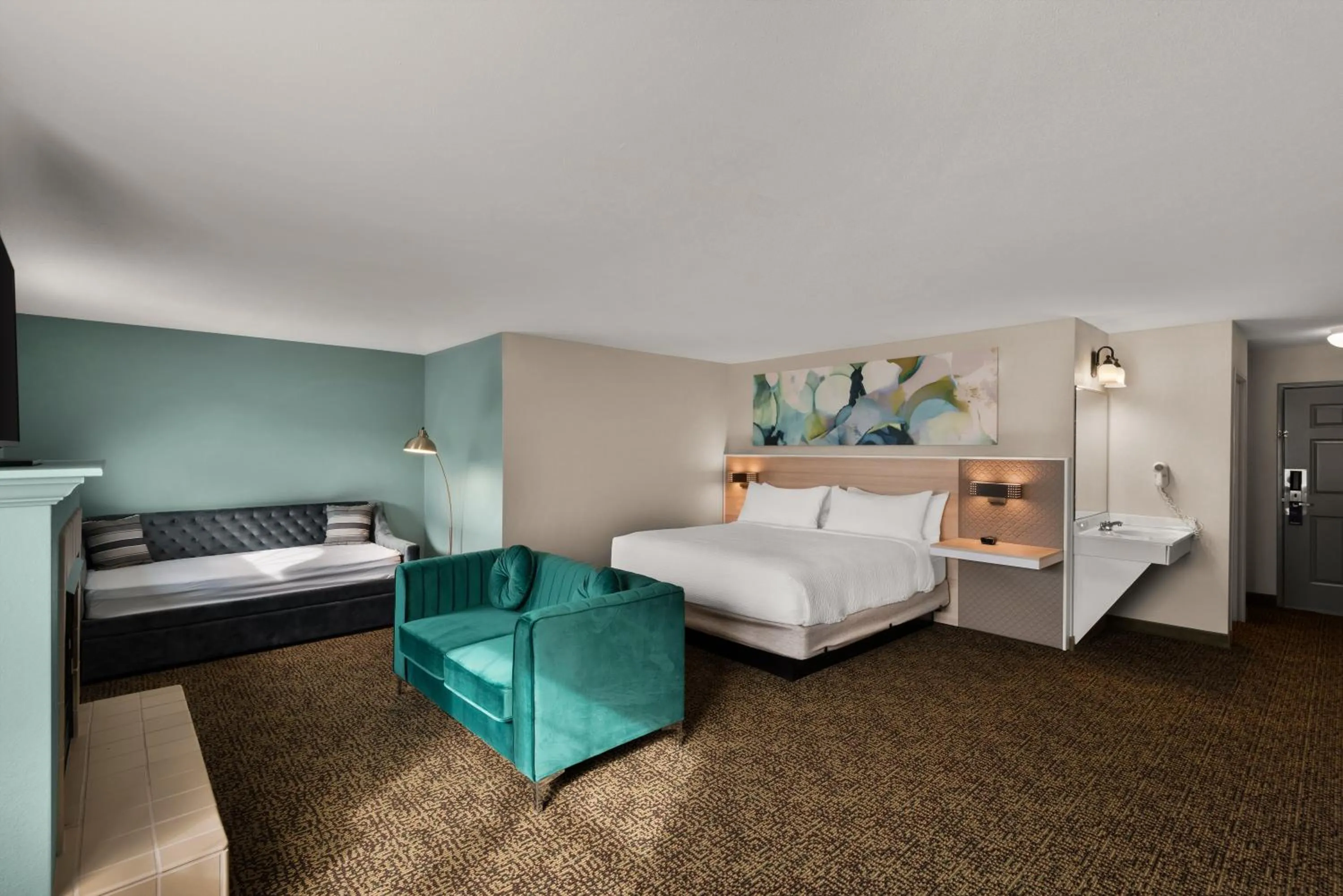 Bed in Wyndham Garden Galena Hotel & Day Spa