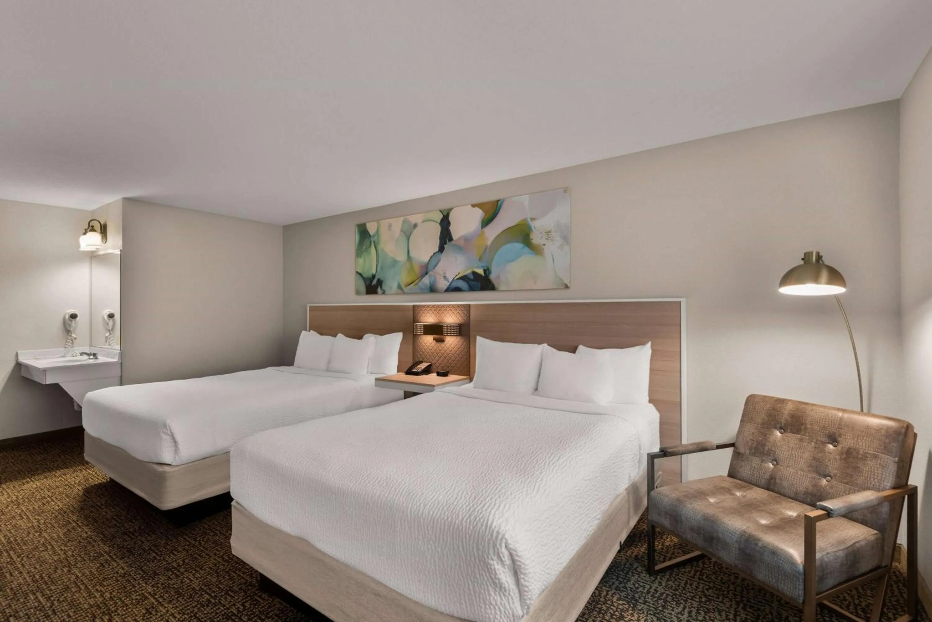 Photo of the whole room, Bed in Wyndham Garden Galena Hotel & Day Spa