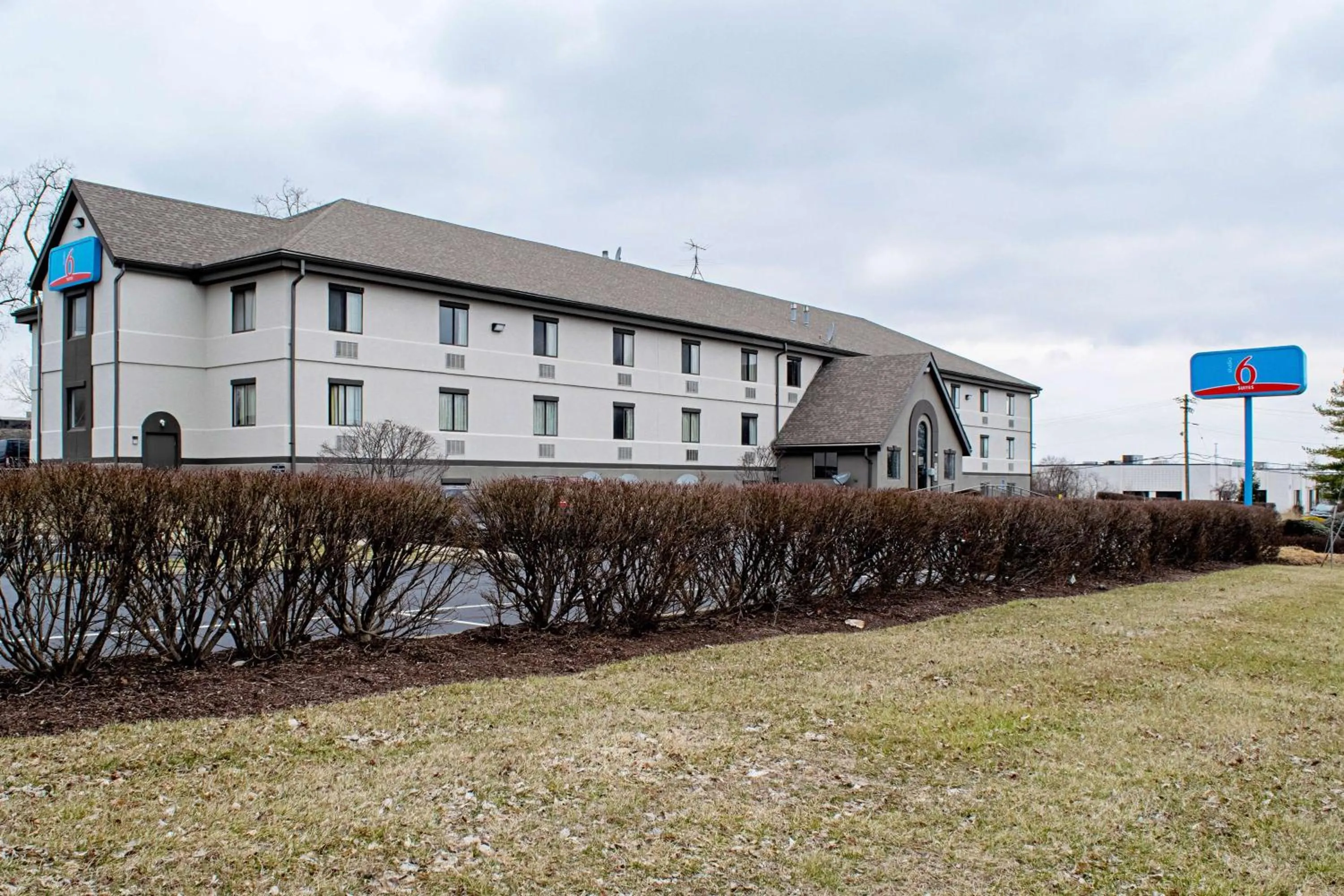 Property building in Studio Lodge - Cincinnati - Springdale