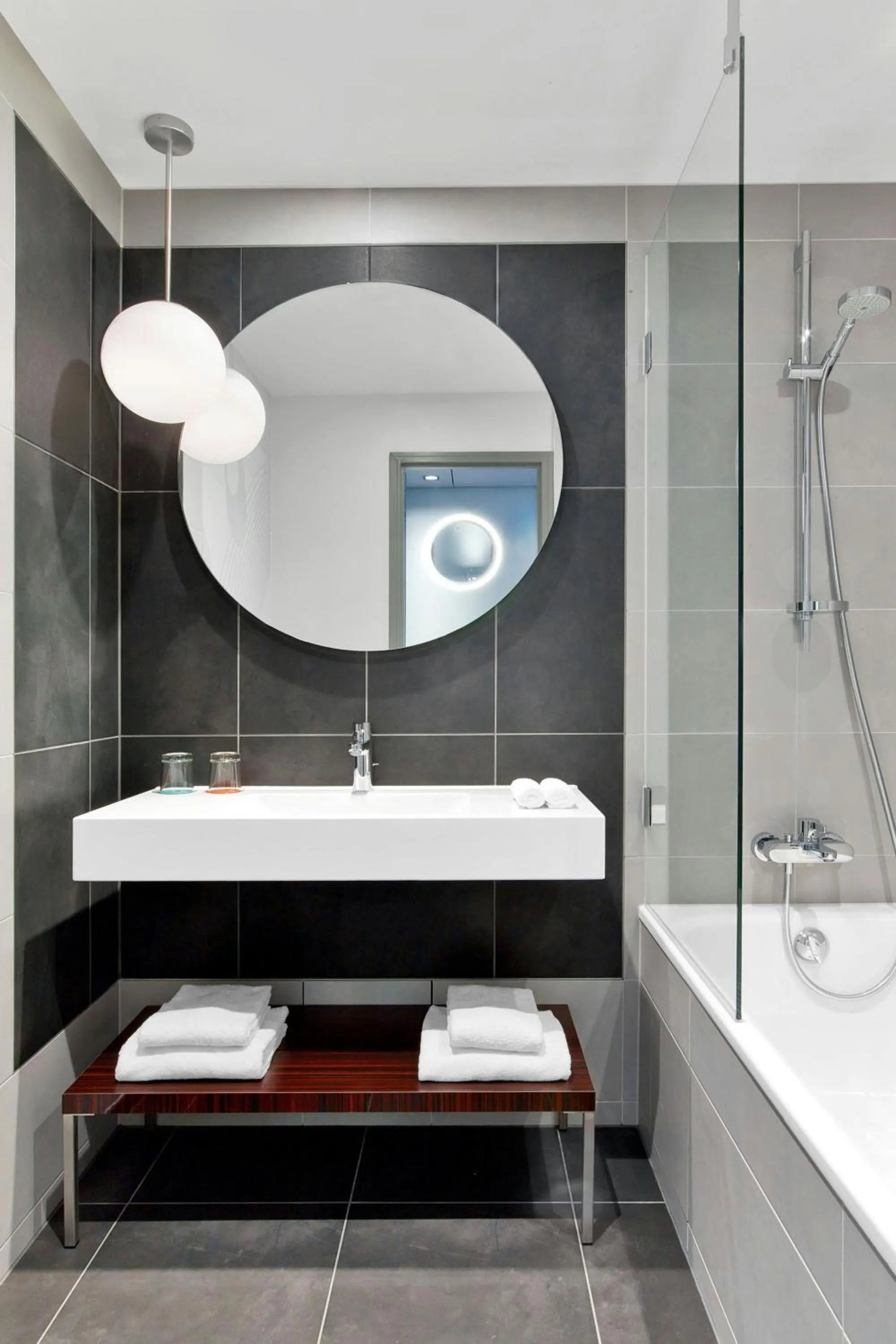 Bathroom in Le Méridien Paris Arc De Triomphe