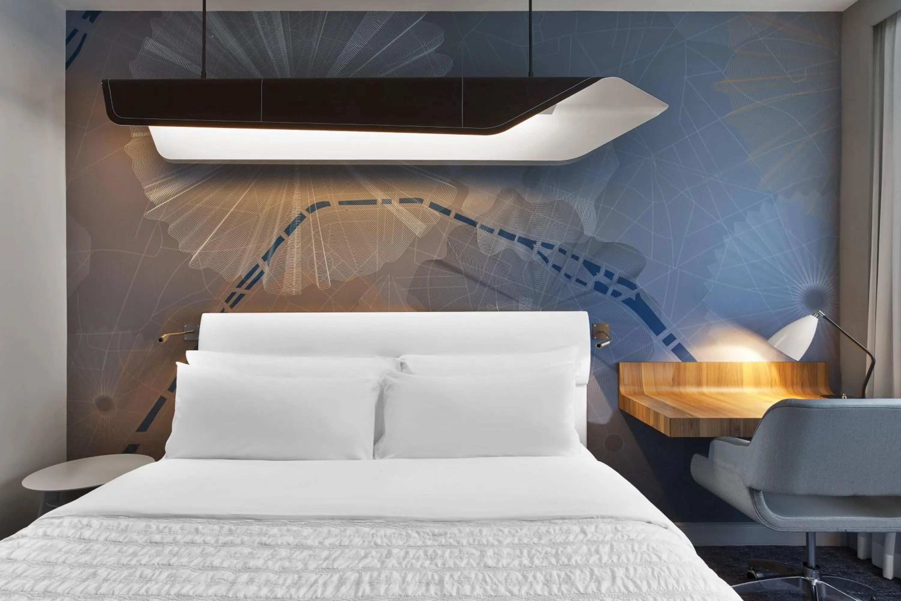 Photo of the whole room, Bed in Le Méridien Paris Arc De Triomphe