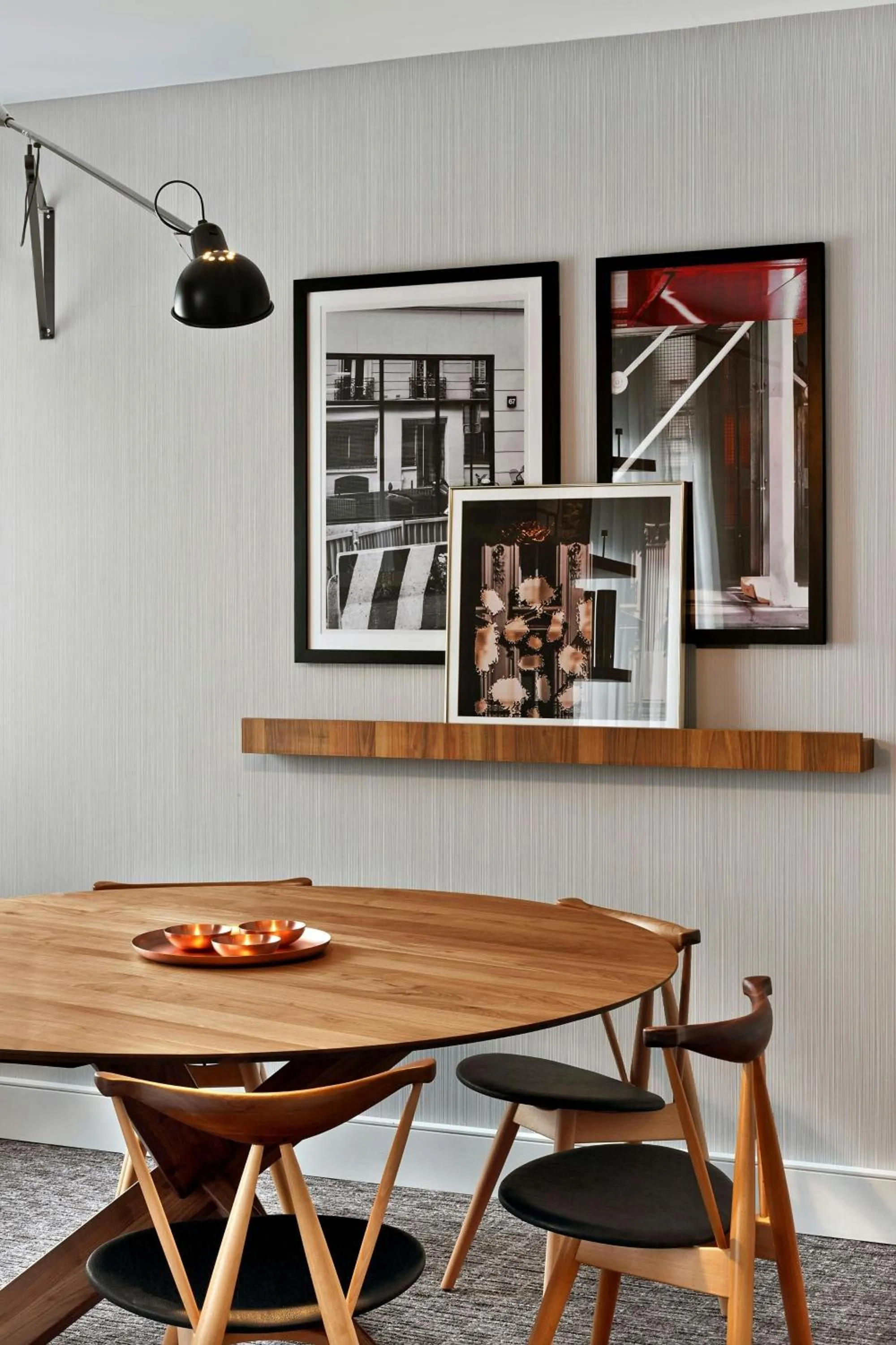 Photo of the whole room in Le Méridien Paris Arc De Triomphe