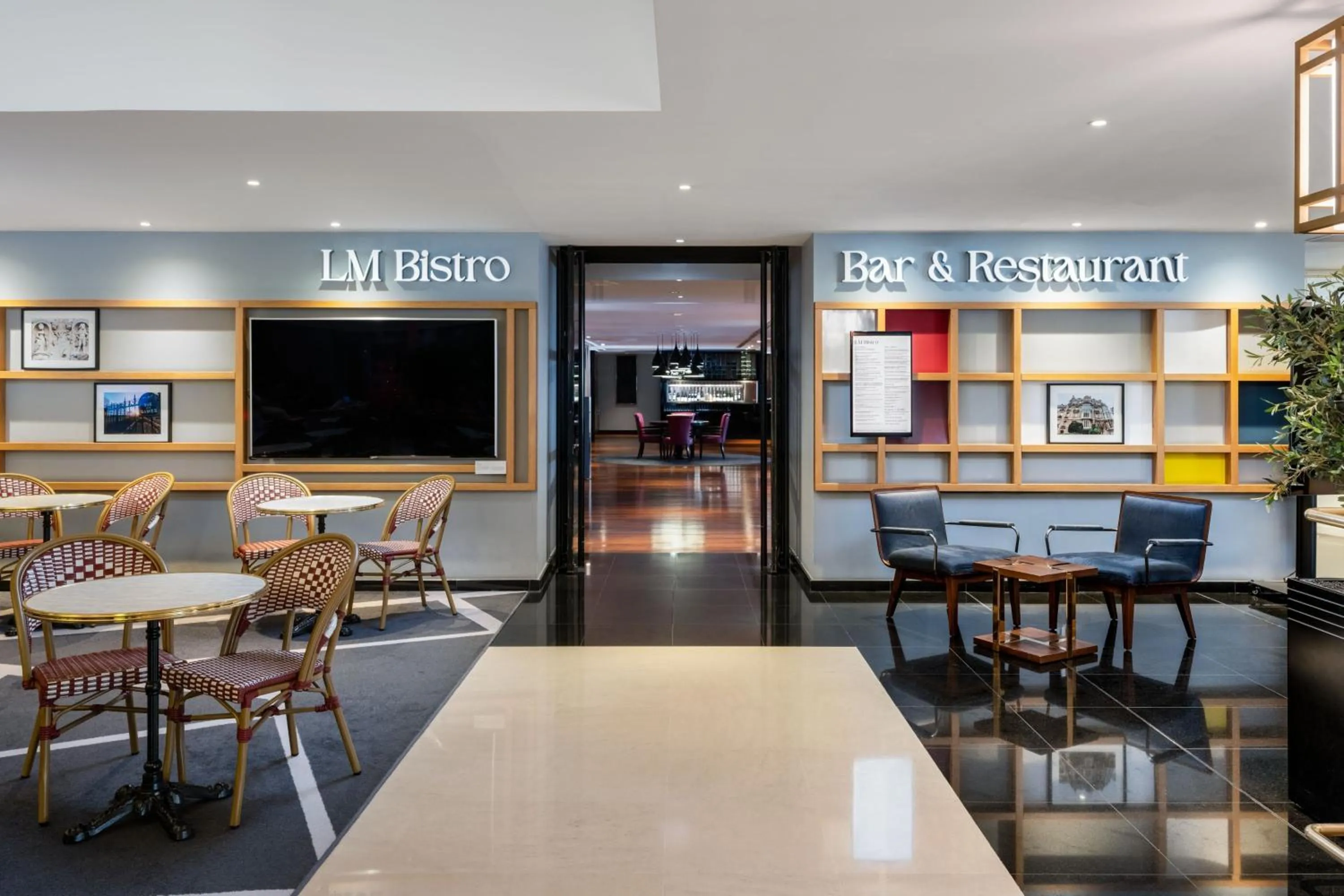 Restaurant/places to eat in Le Méridien Paris Arc De Triomphe