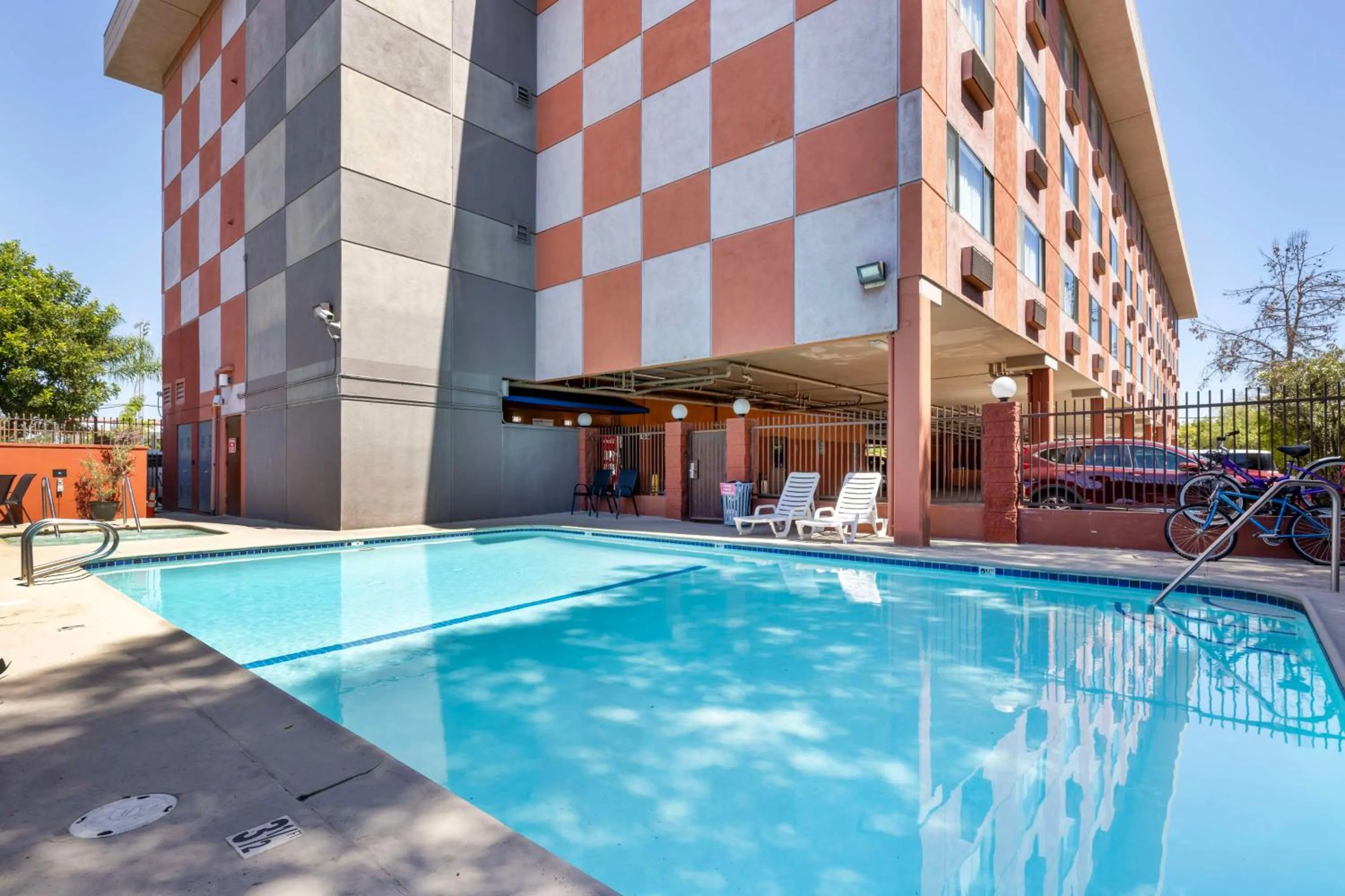Pool view in Best Western Los Angeles Worldport Hotel