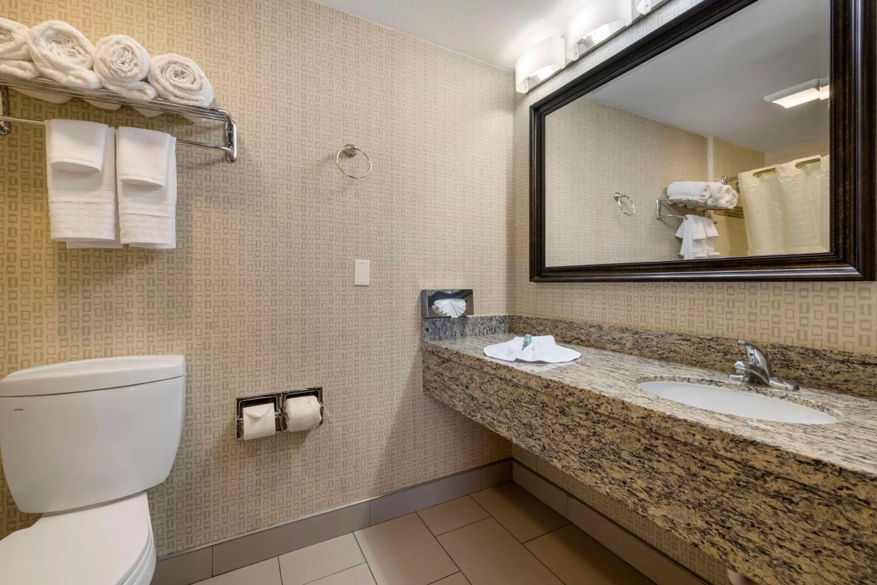Bathroom in Best Western Los Angeles Worldport Hotel