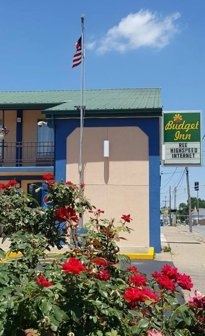 Property building in Budget Inn - Washington