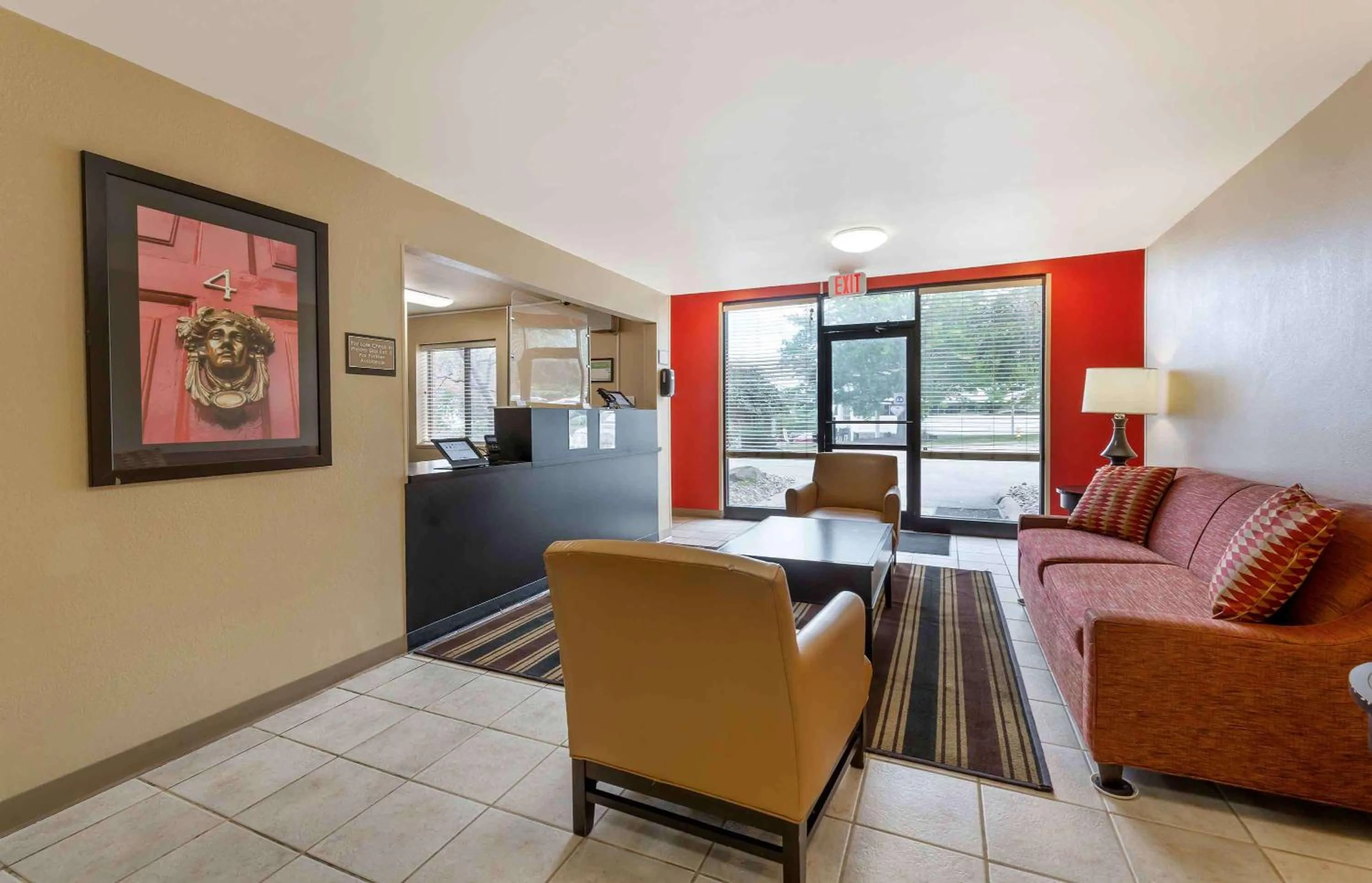 Lobby or reception in Suburban Studios Copley Akron West