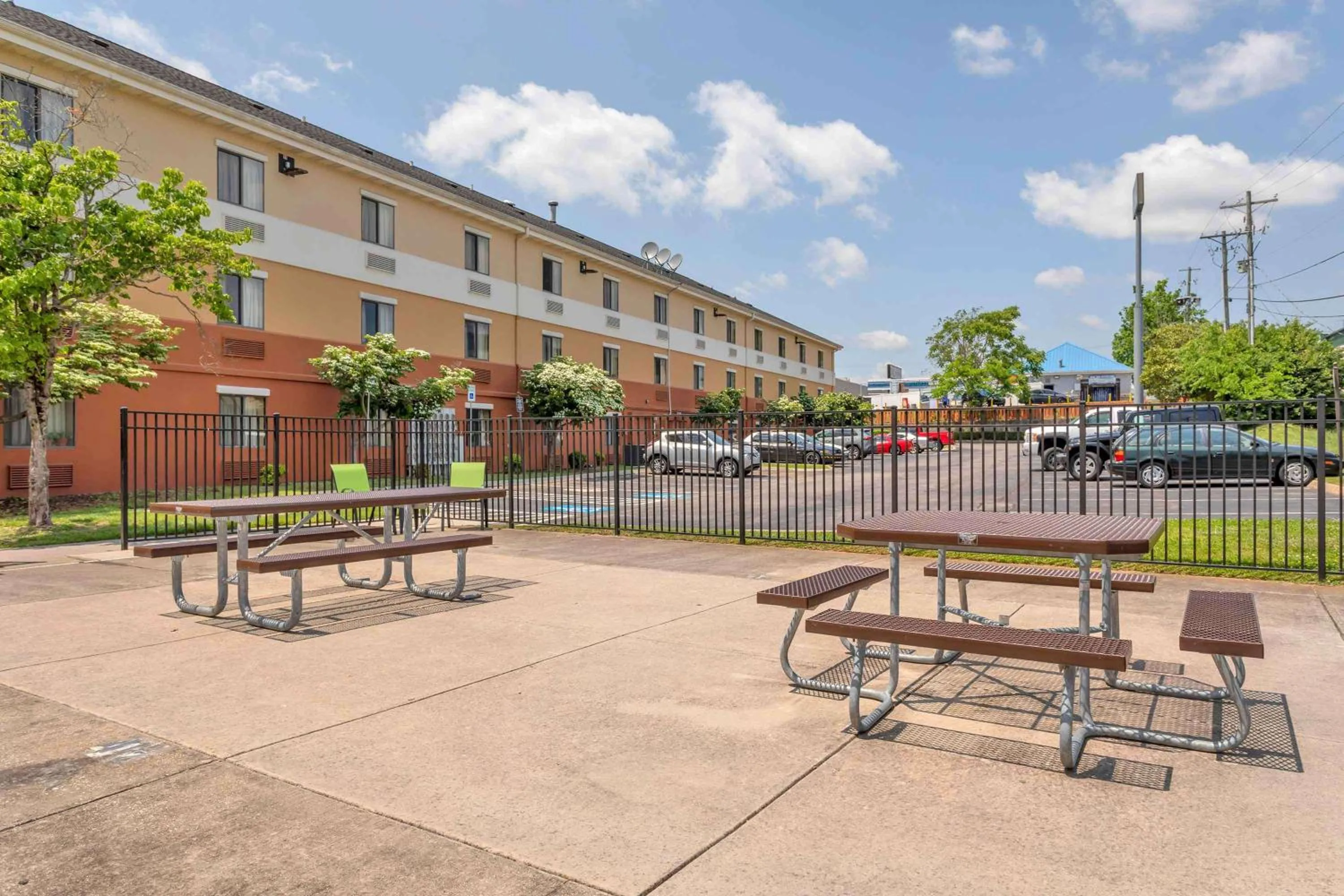 Property building in Extended Stay America Suites - Knoxville - West Hills