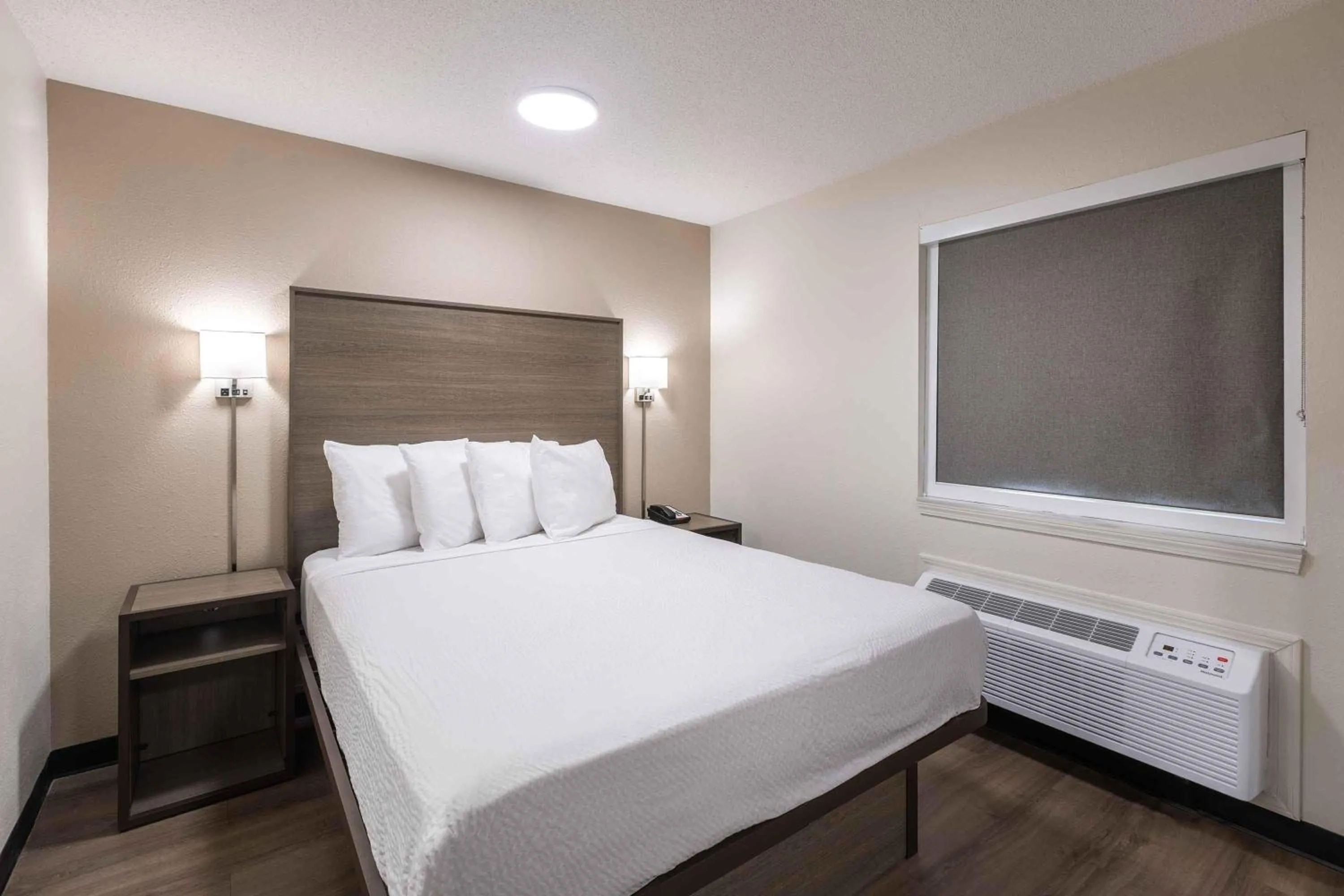 Bedroom, Bed in Extended Stay America Suites - Columbia - Greystone