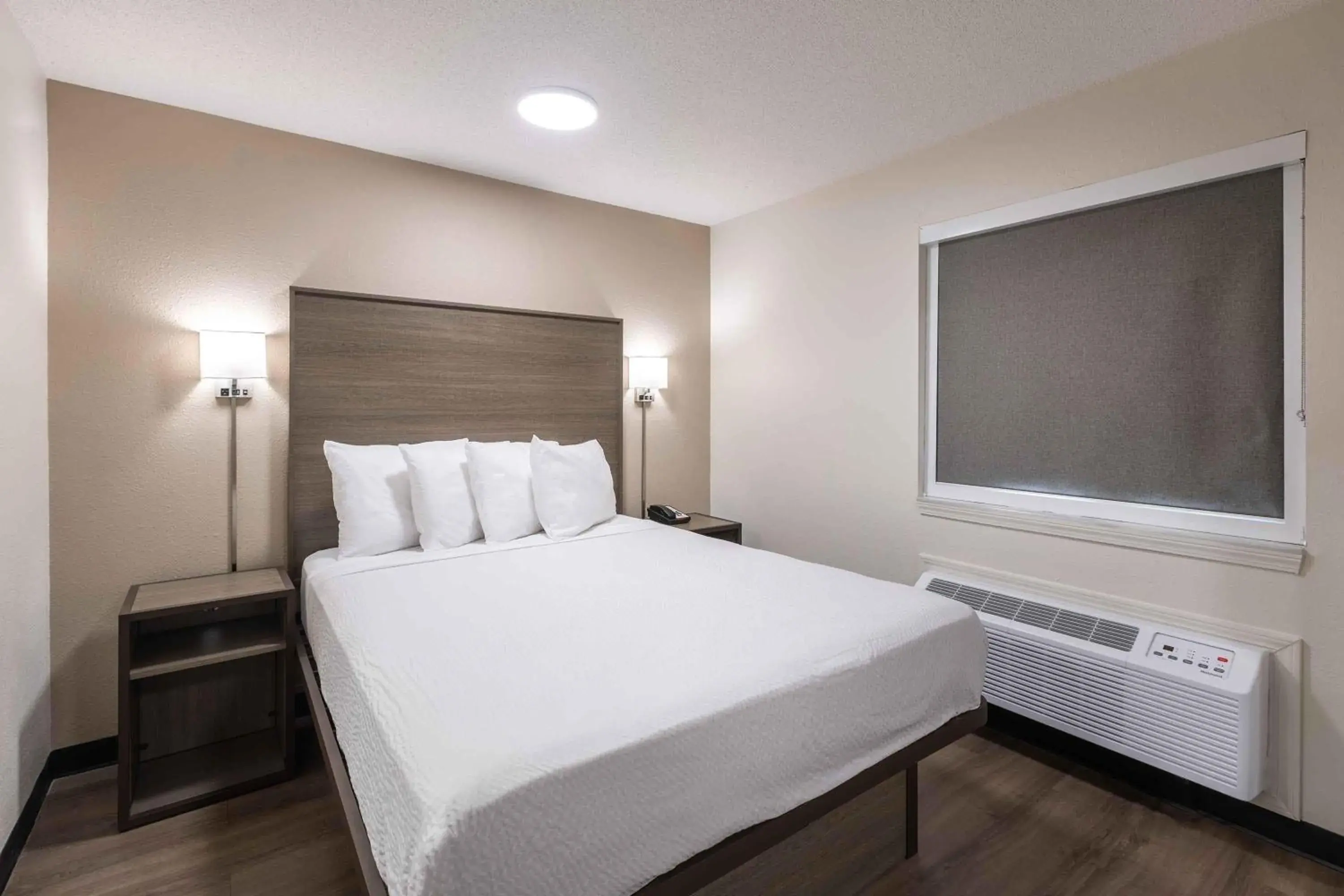 Deluxe Studio with 1 Queen Bed - Non-Smoking in Extended Stay America Suites - Columbia - Greystone Deluxe Studio with 1 Queen Bed - Non-Smoking in Extended Stay America Suites - Columbia - Greystone