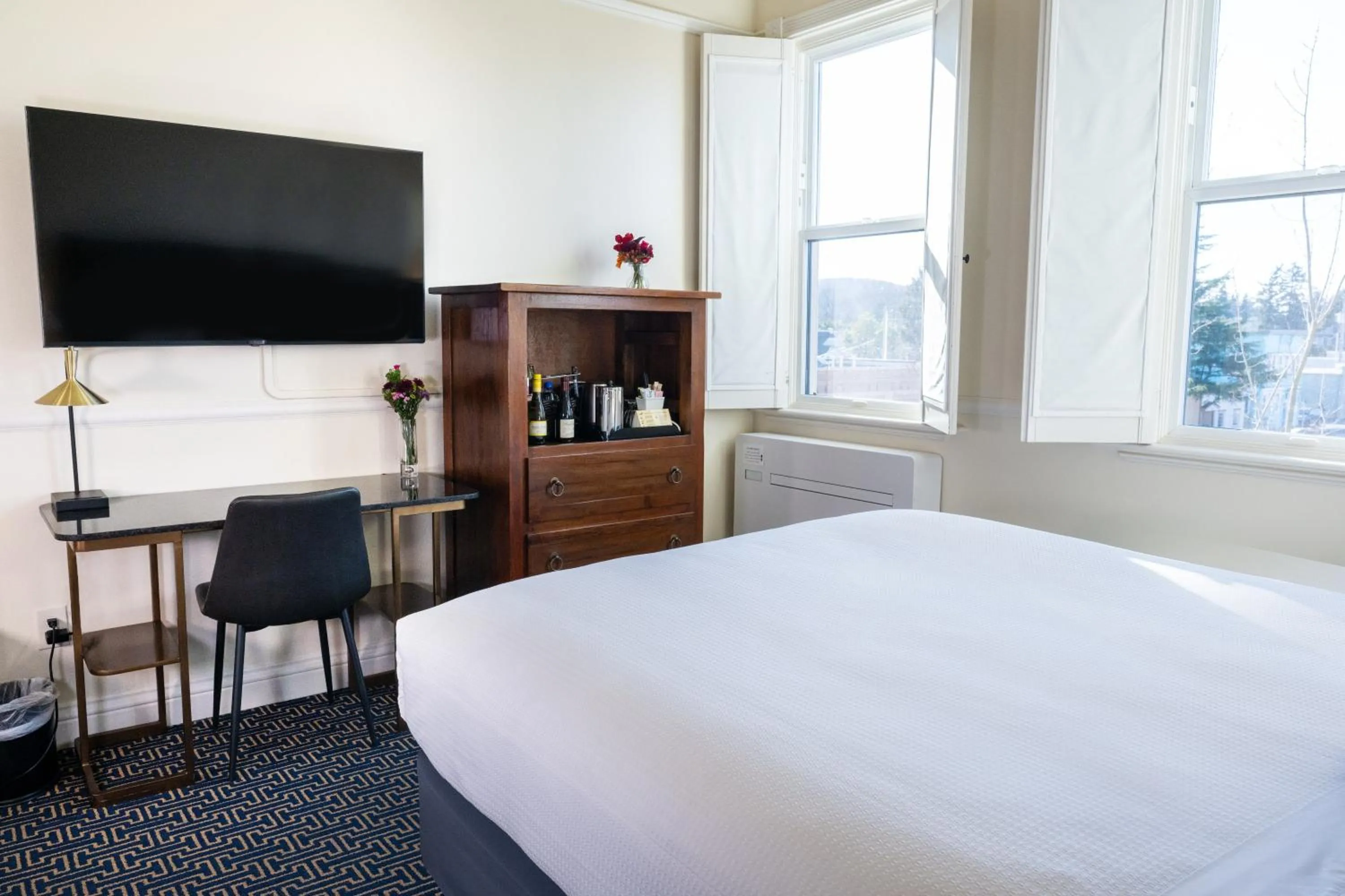 Bedroom, Bed in Majestic Inn and Spa