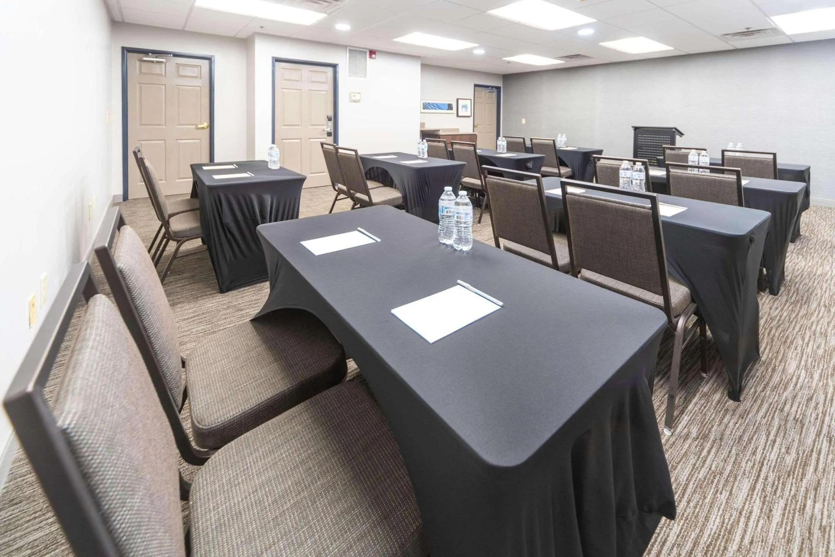Meeting/conference room in Country Inn & Suites by Radisson, Stone Mountain, GA