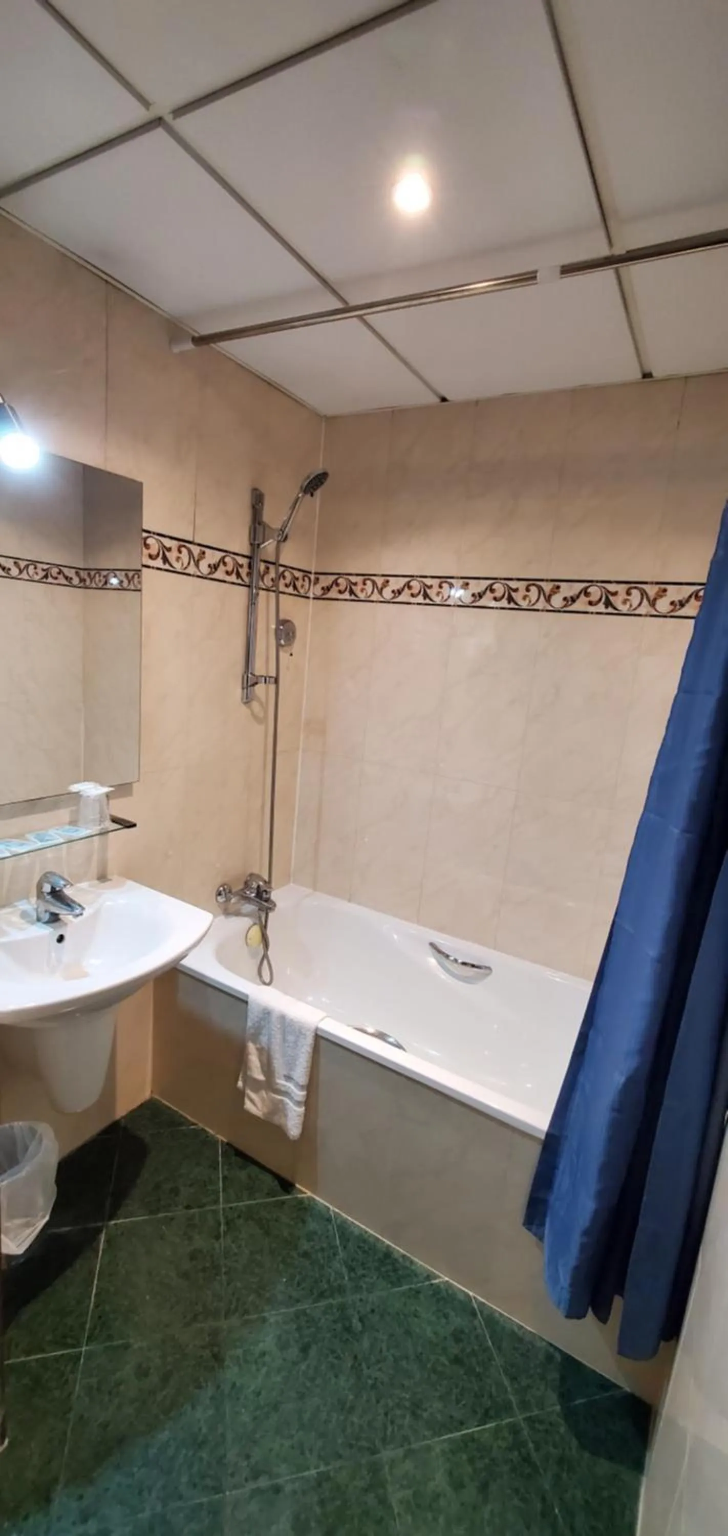 Bathroom in Metropol