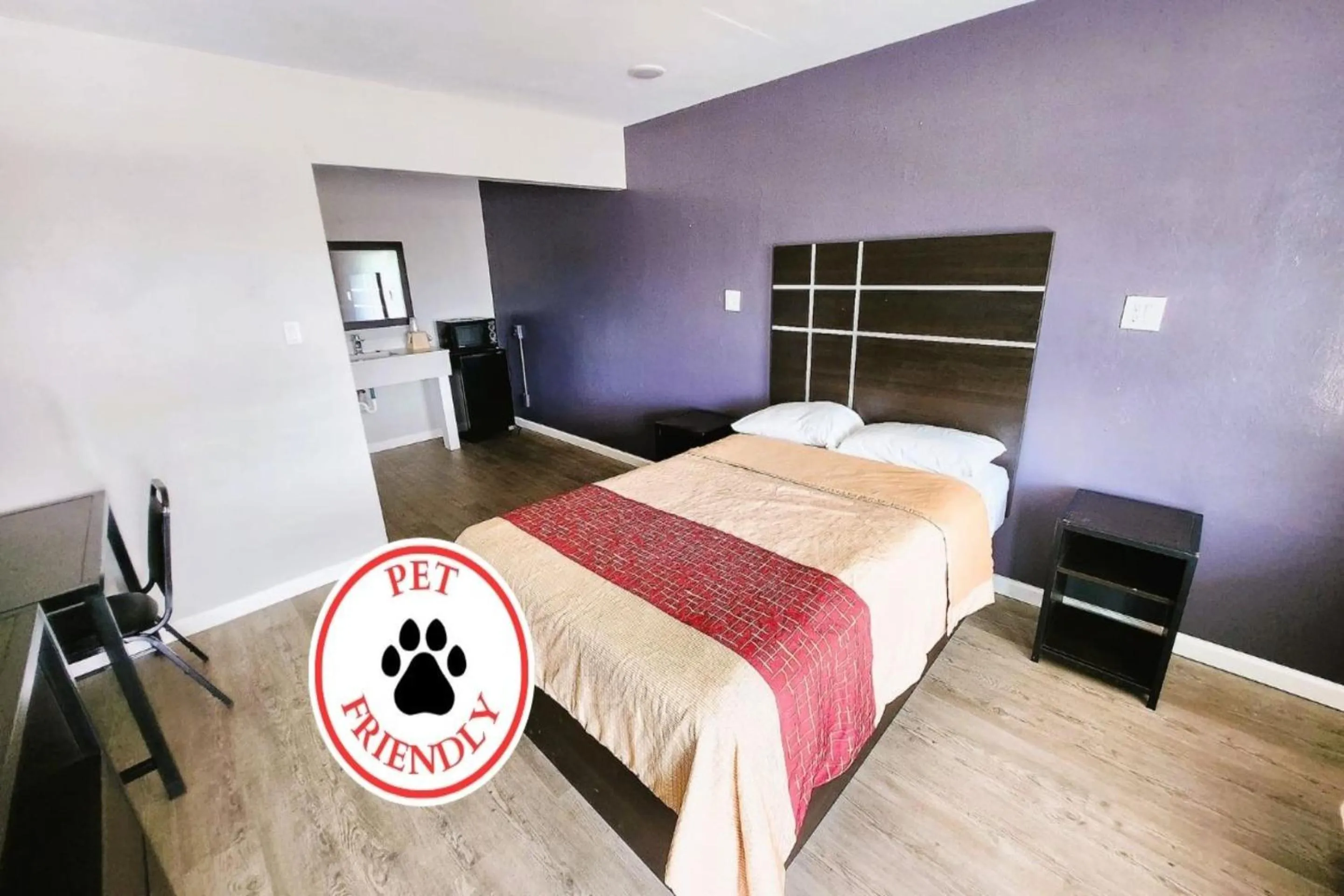 Bedroom, Bed in Travel Inn by OYO, Hwy 80 - Jackson