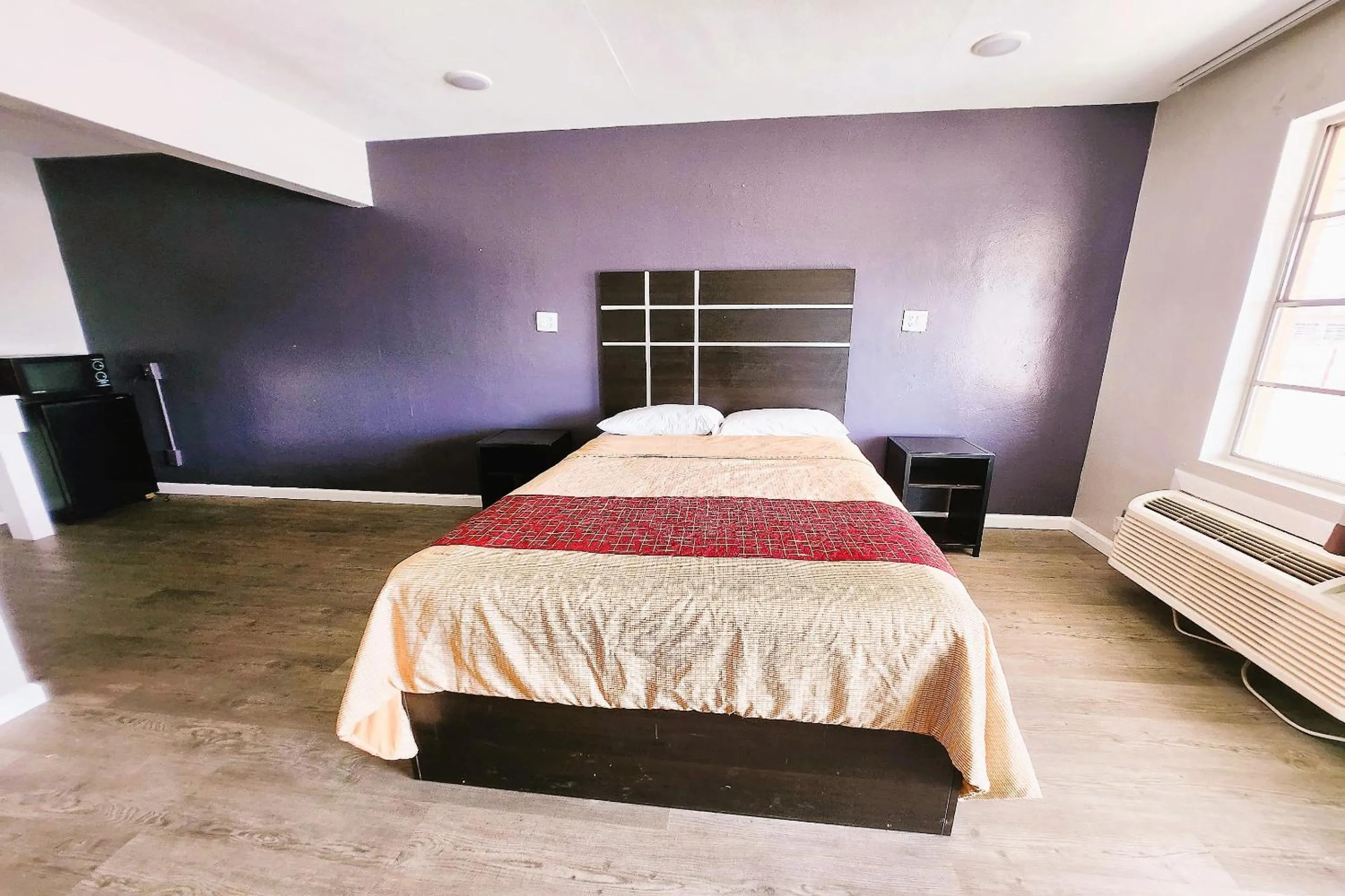 Bedroom, Bed in Travel Inn by OYO, Hwy 80 - Jackson