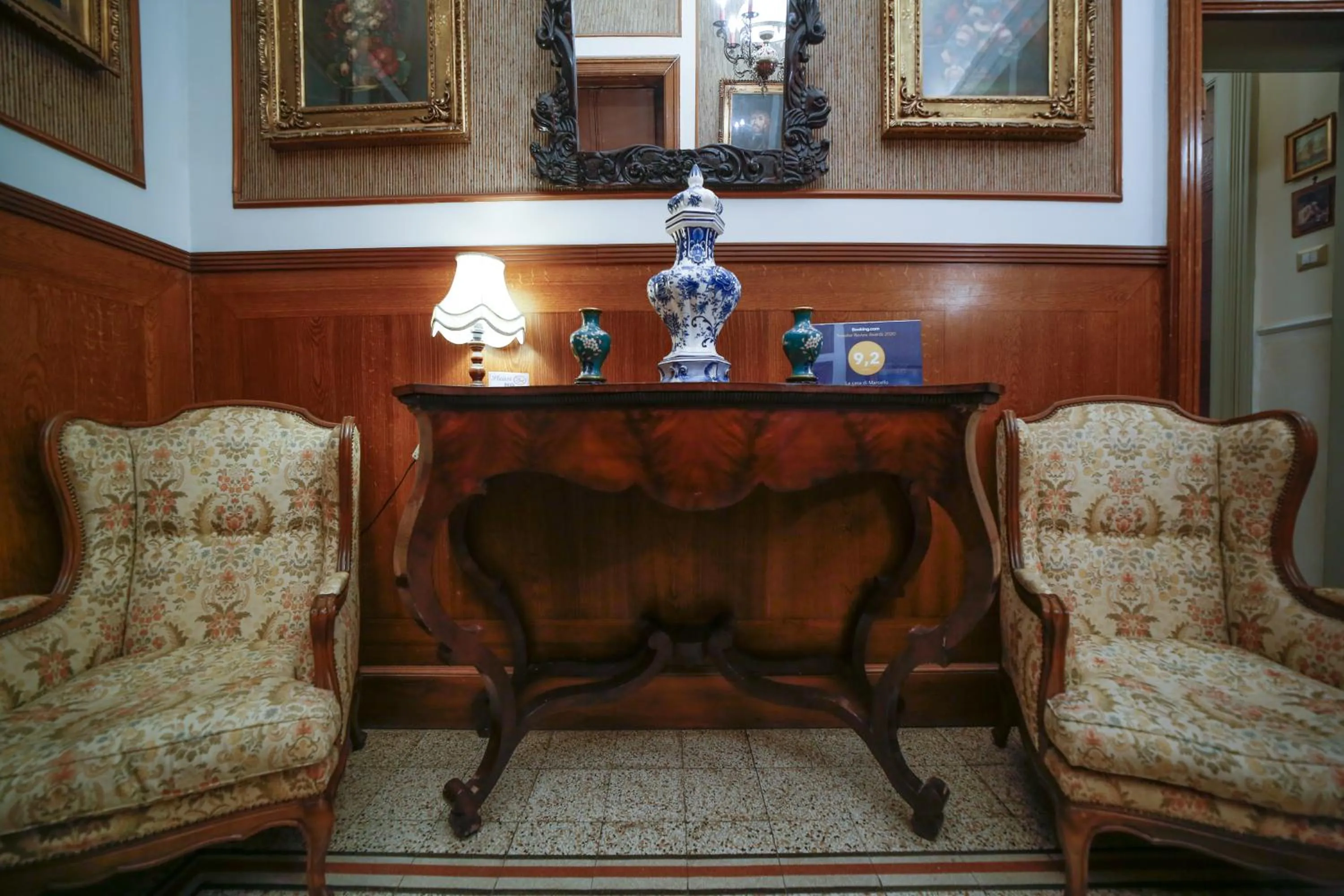 Facade/entrance in La casa di Marcello