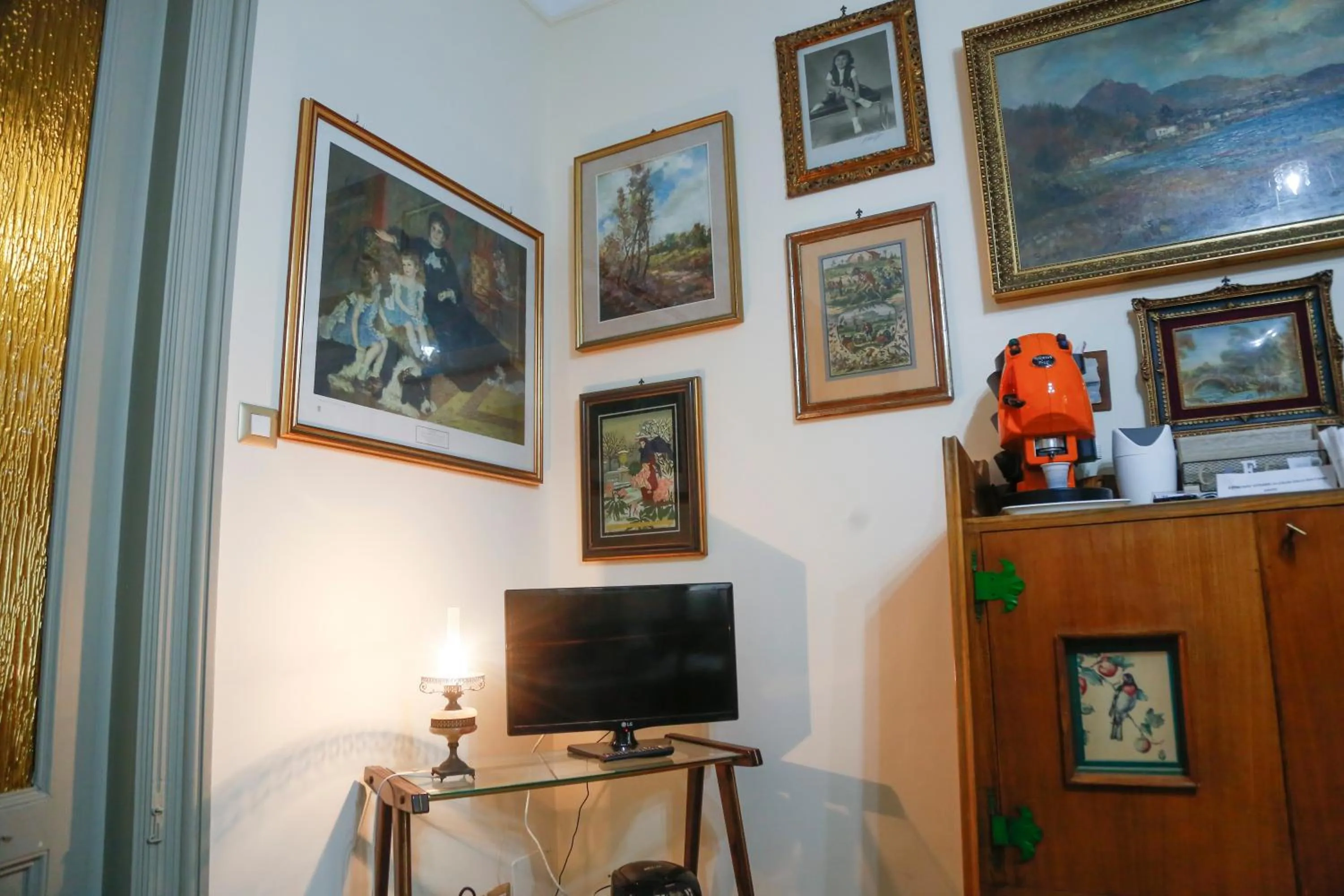 Communal lounge/ TV room in La casa di Marcello