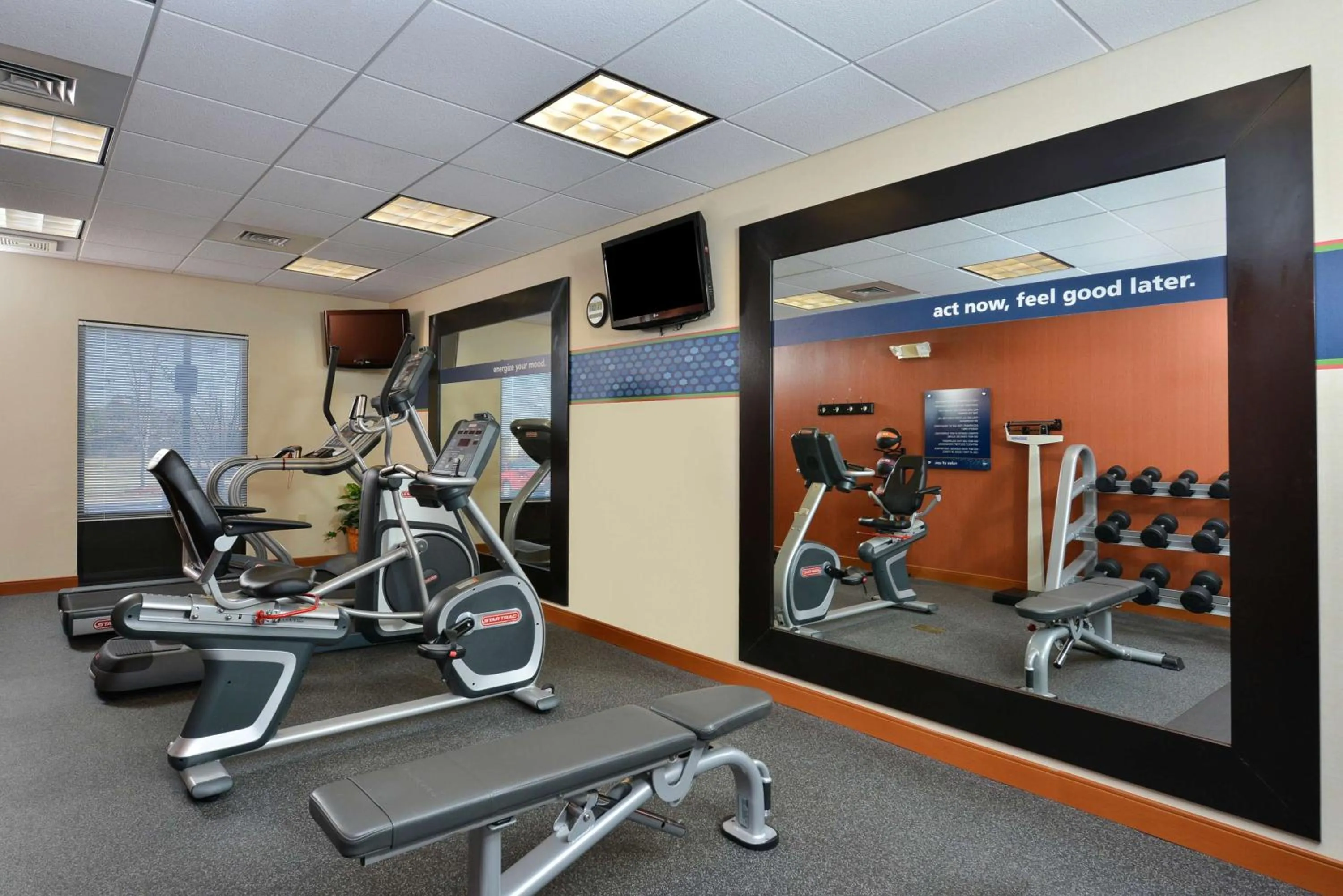 Fitness centre/facilities in Hampton Inn Farmville