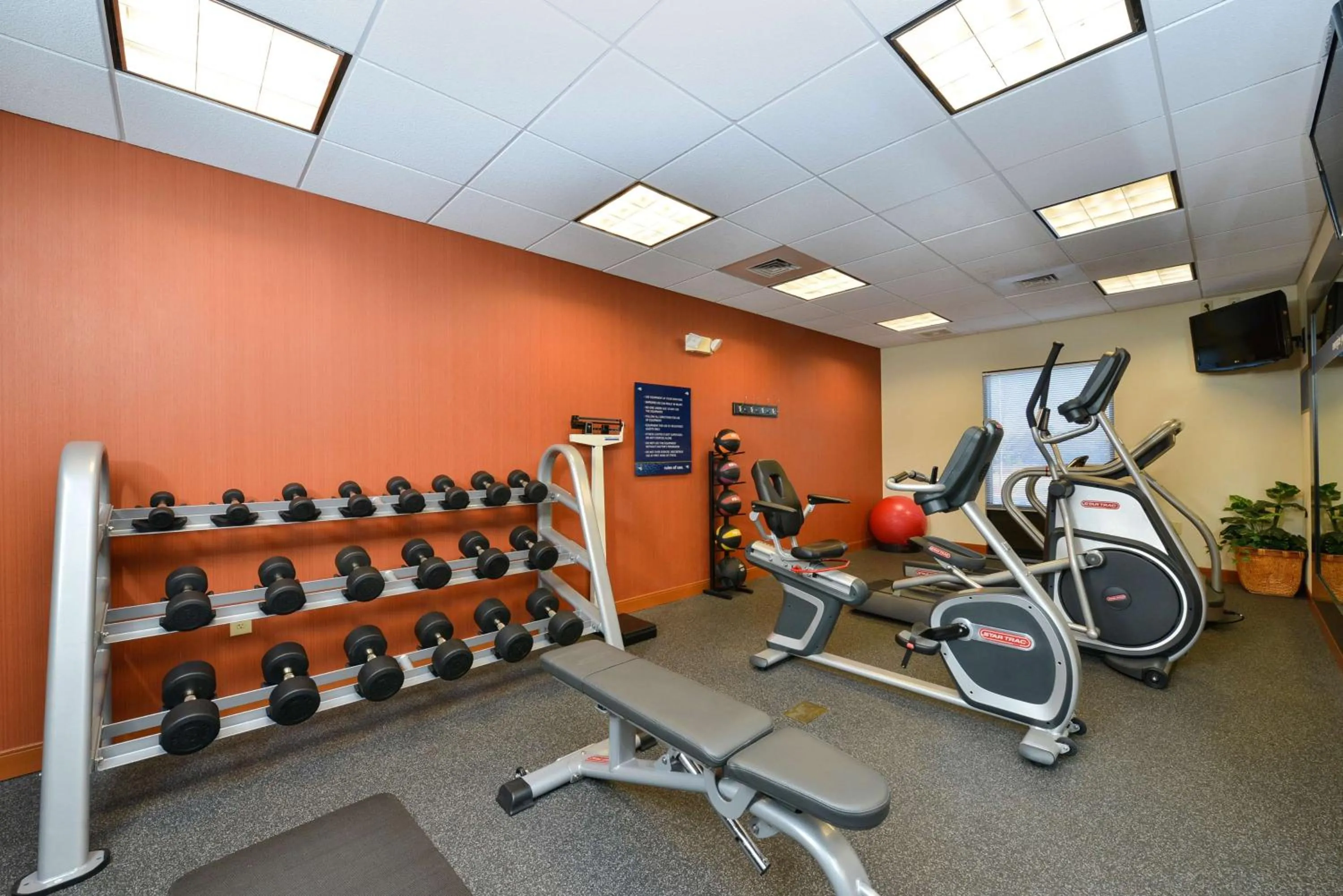Fitness centre/facilities in Hampton Inn Farmville