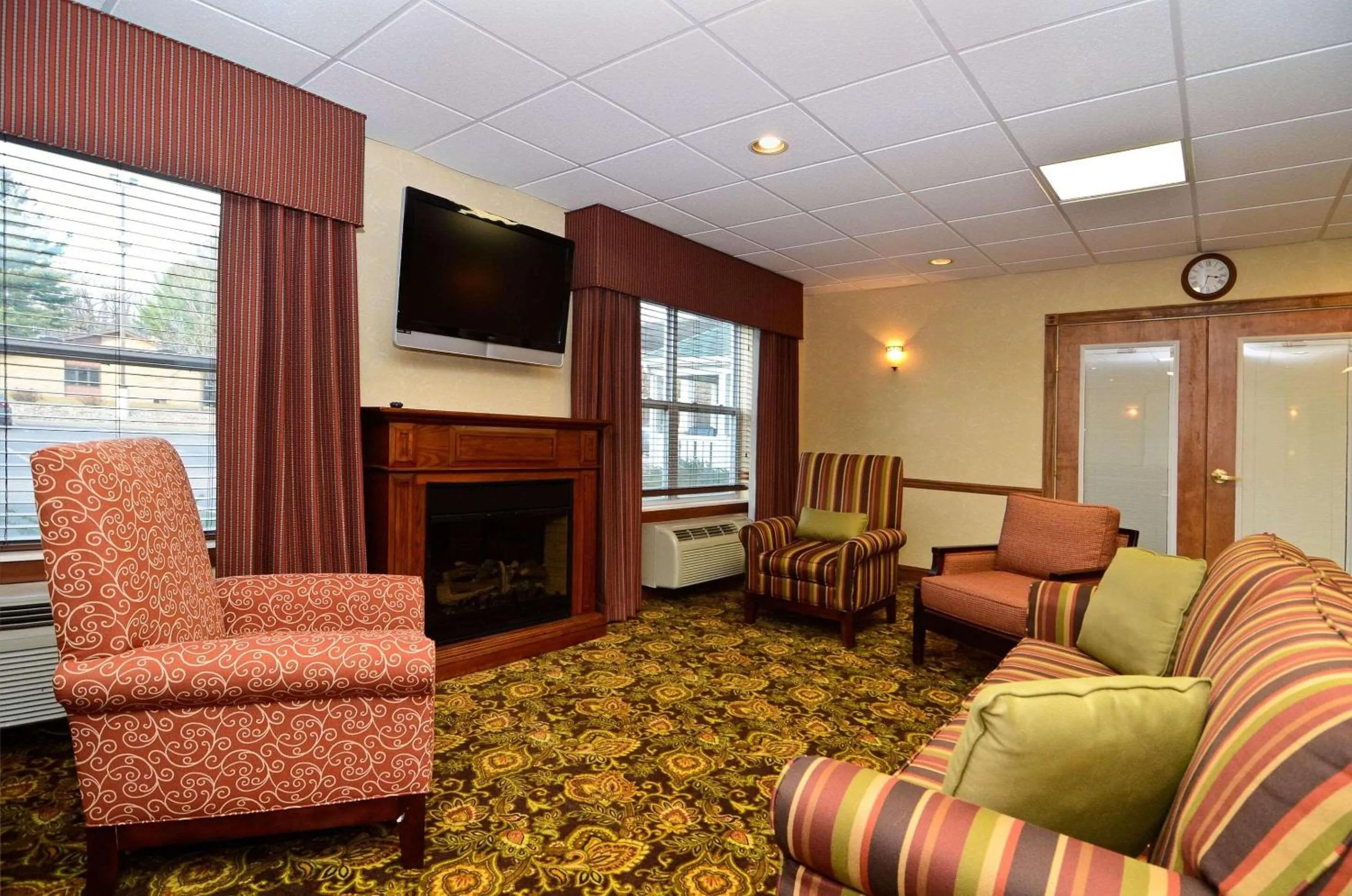 Meeting/conference room in Country Inn & Suites by Radisson, Stevens Point, WI