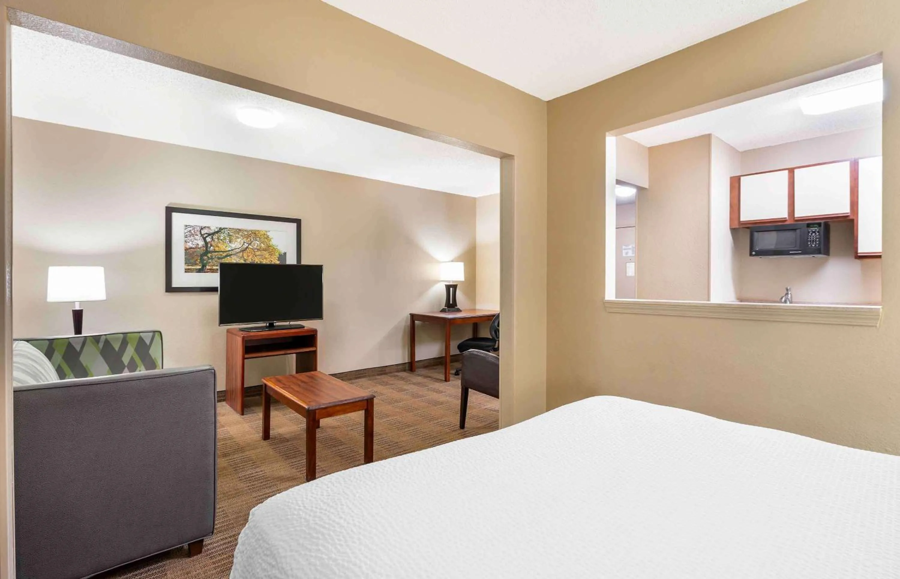 Bedroom, Bed in Extended Stay America Suites - Dayton - Fairborn