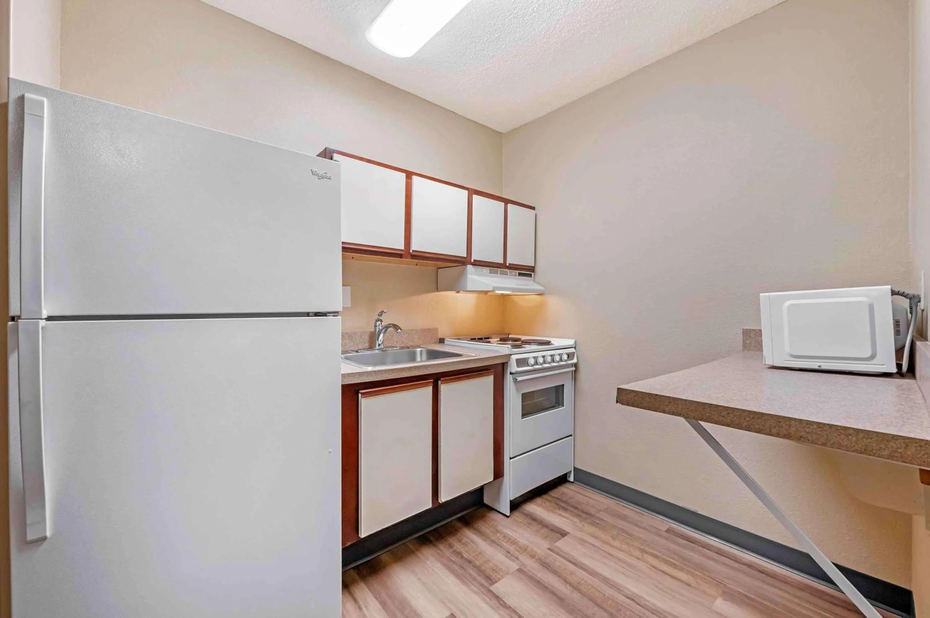 Bedroom in Extended Stay America Suites - Dayton - Fairborn