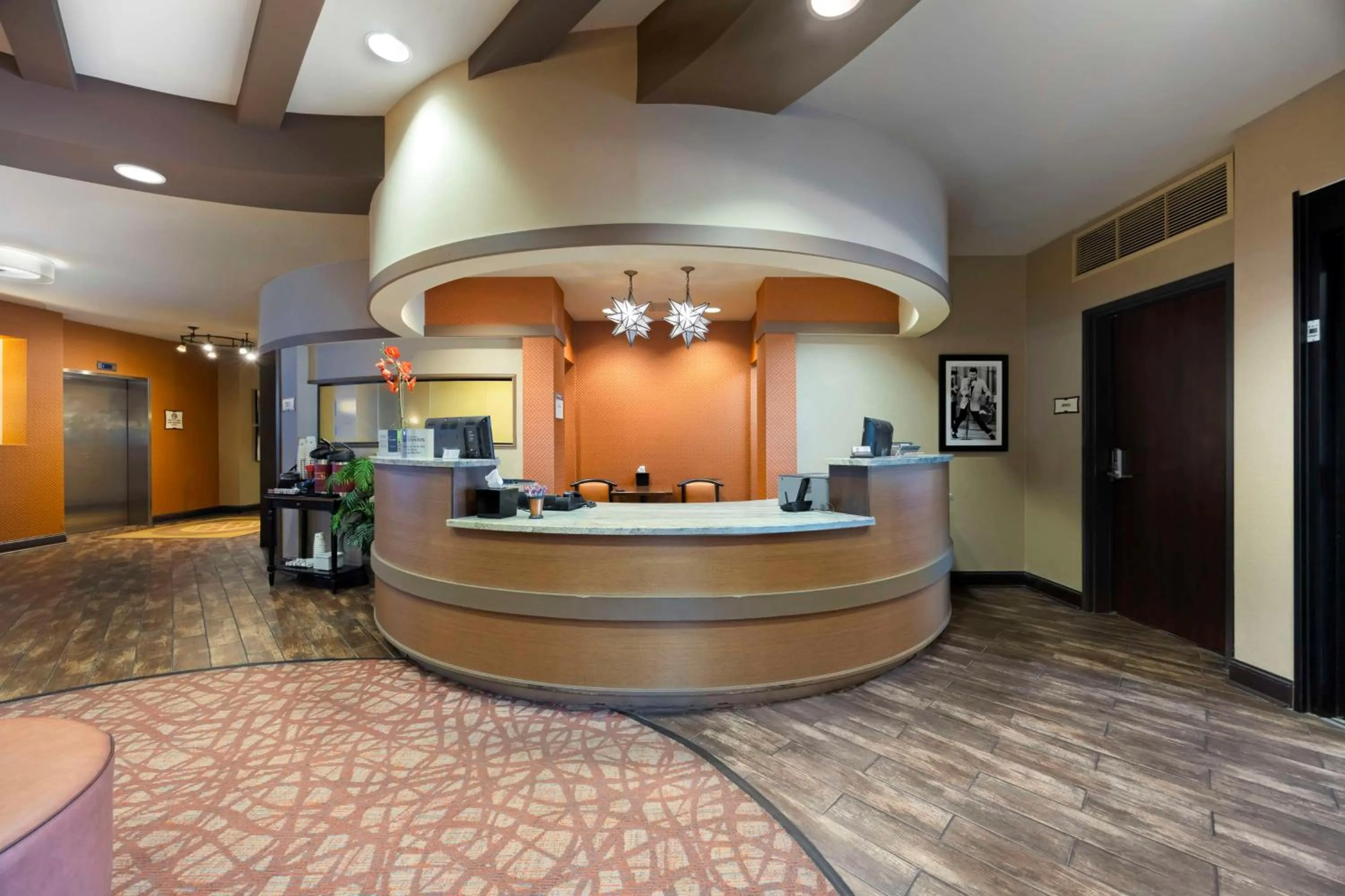 Lobby or reception in Best Western Plus Tupelo Inn & Suites