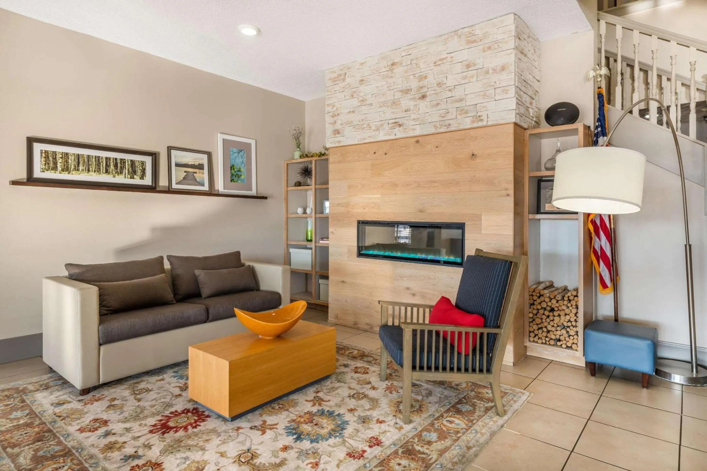 Lobby or reception in Country Inn & Suites by Radisson, Watertown, SD