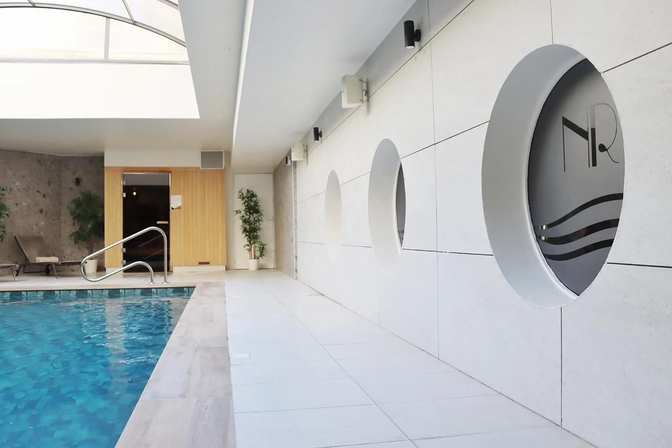 Swimming pool in Hotel Nice Riviera