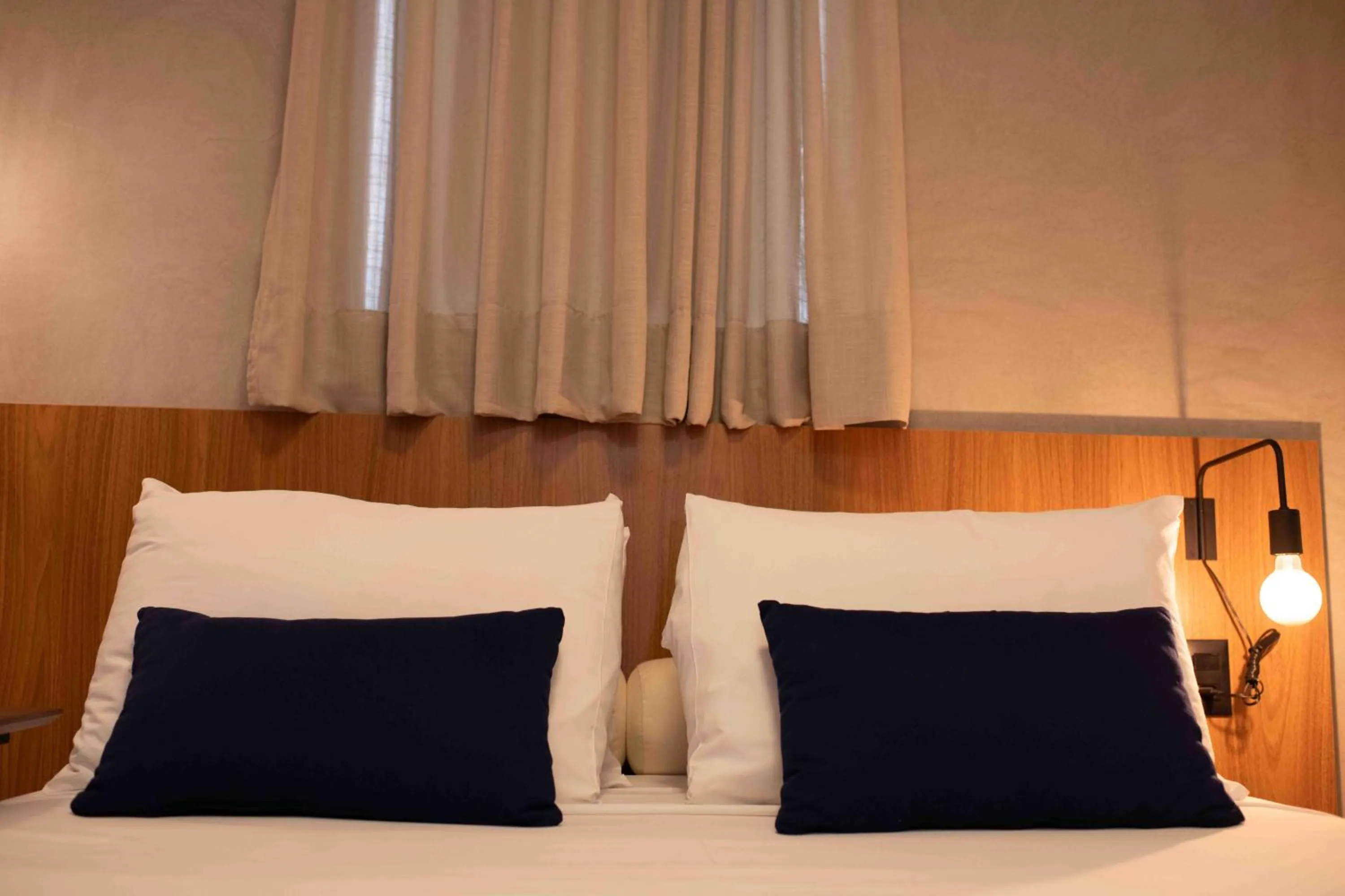 Bedroom, Bed in Leblon Design Hotel