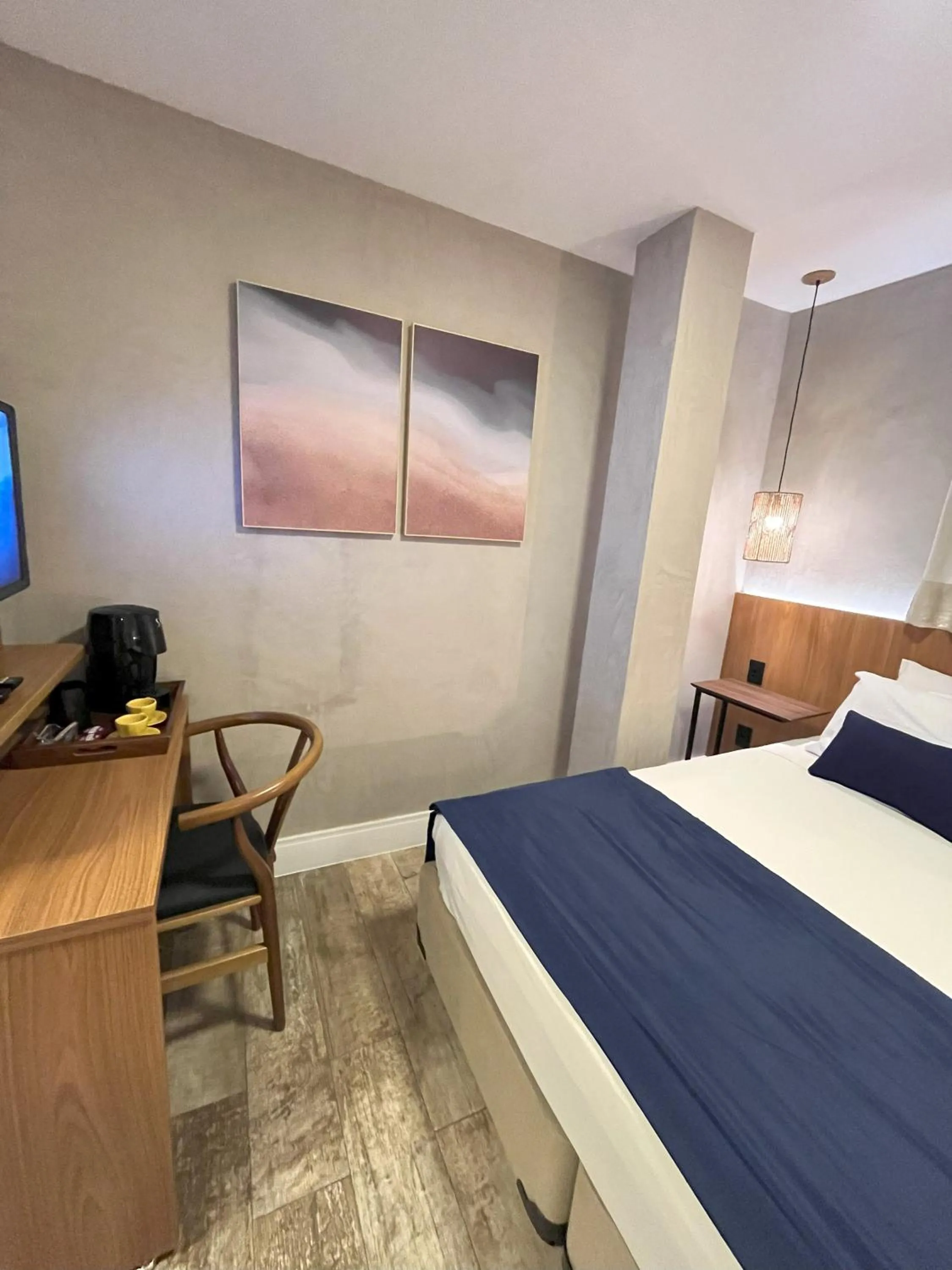 Photo of the whole room, Bed in Leblon Design Hotel