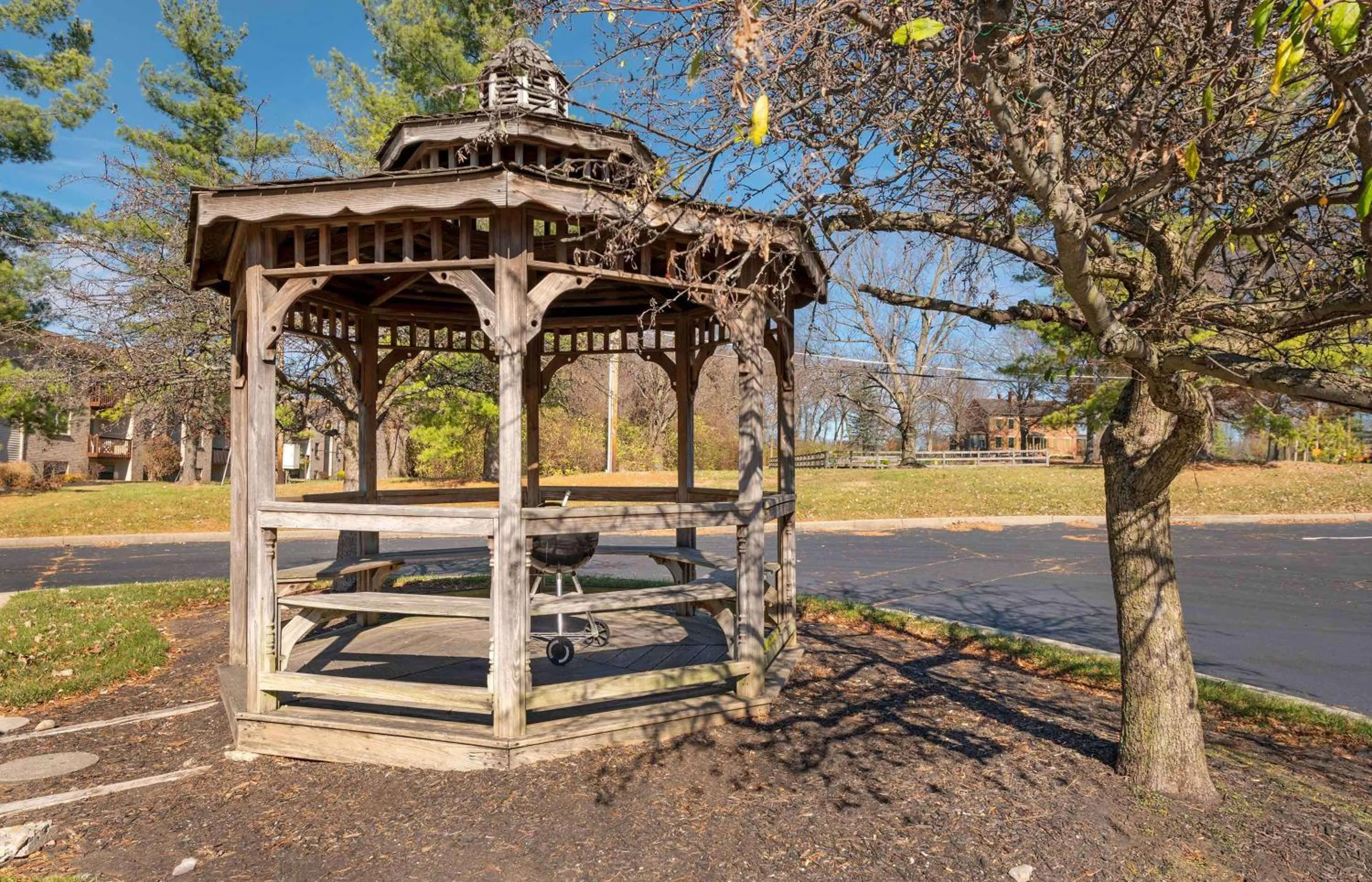 Property building in Extended Stay America Suites - Cincinnati - Blue Ash - Reagan Hwy