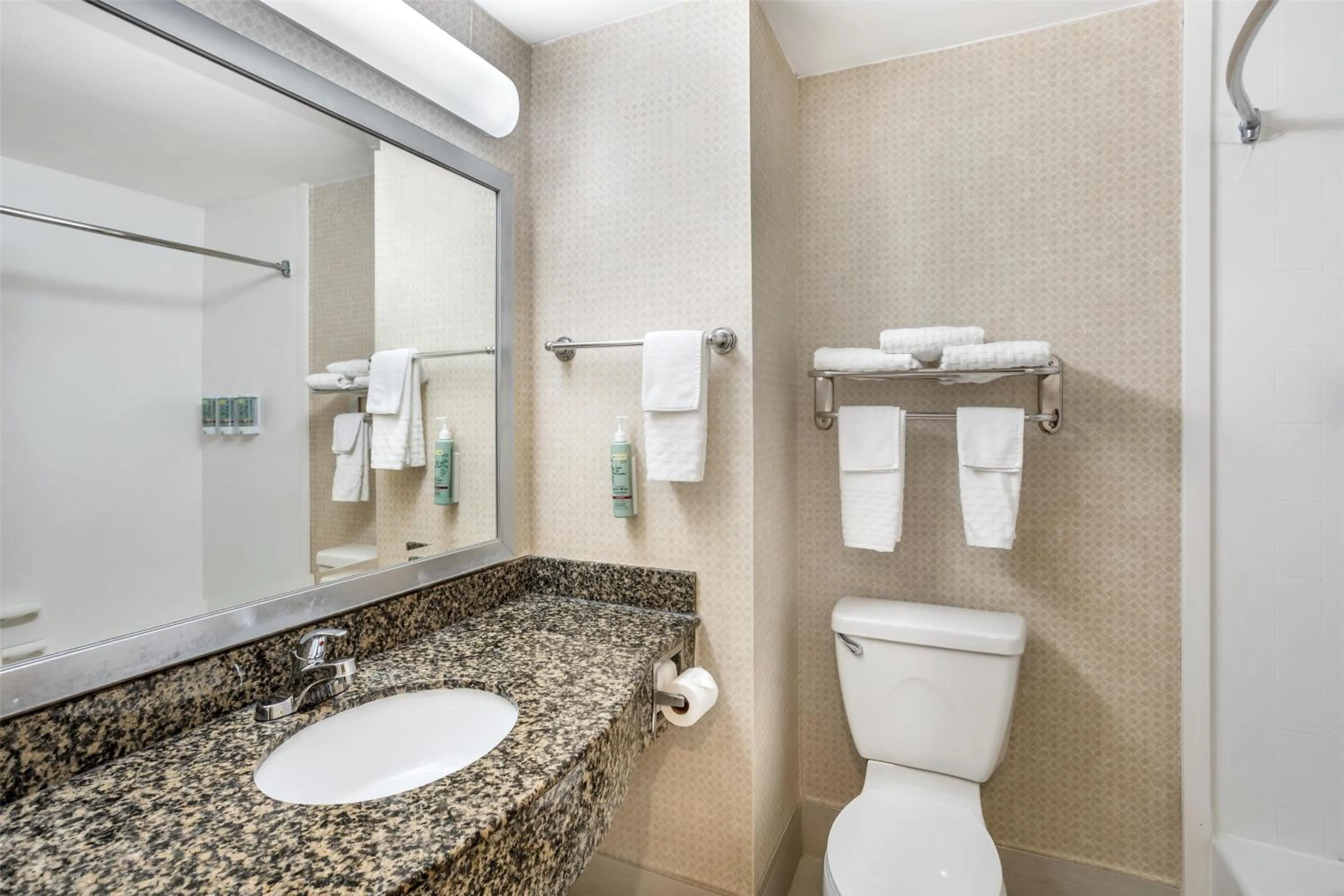 Bathroom in Best Western Bar Harbour Inn