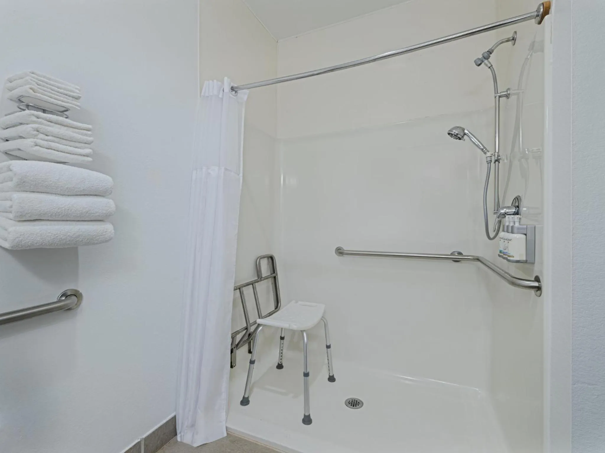 Photo of the whole room in Garner Hotel Decatur - Forsyth by IHG