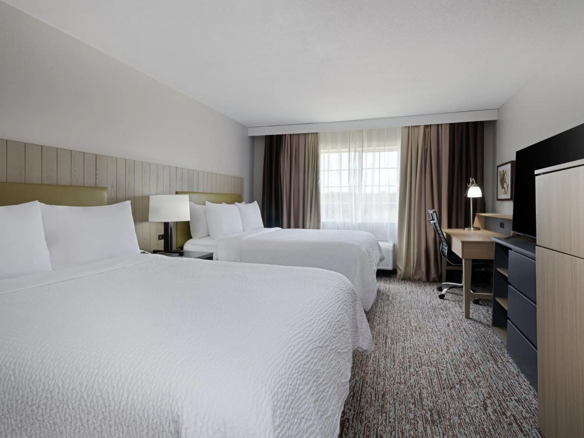 Photo of the whole room, Bed in Garner Hotel Decatur - Forsyth by IHG