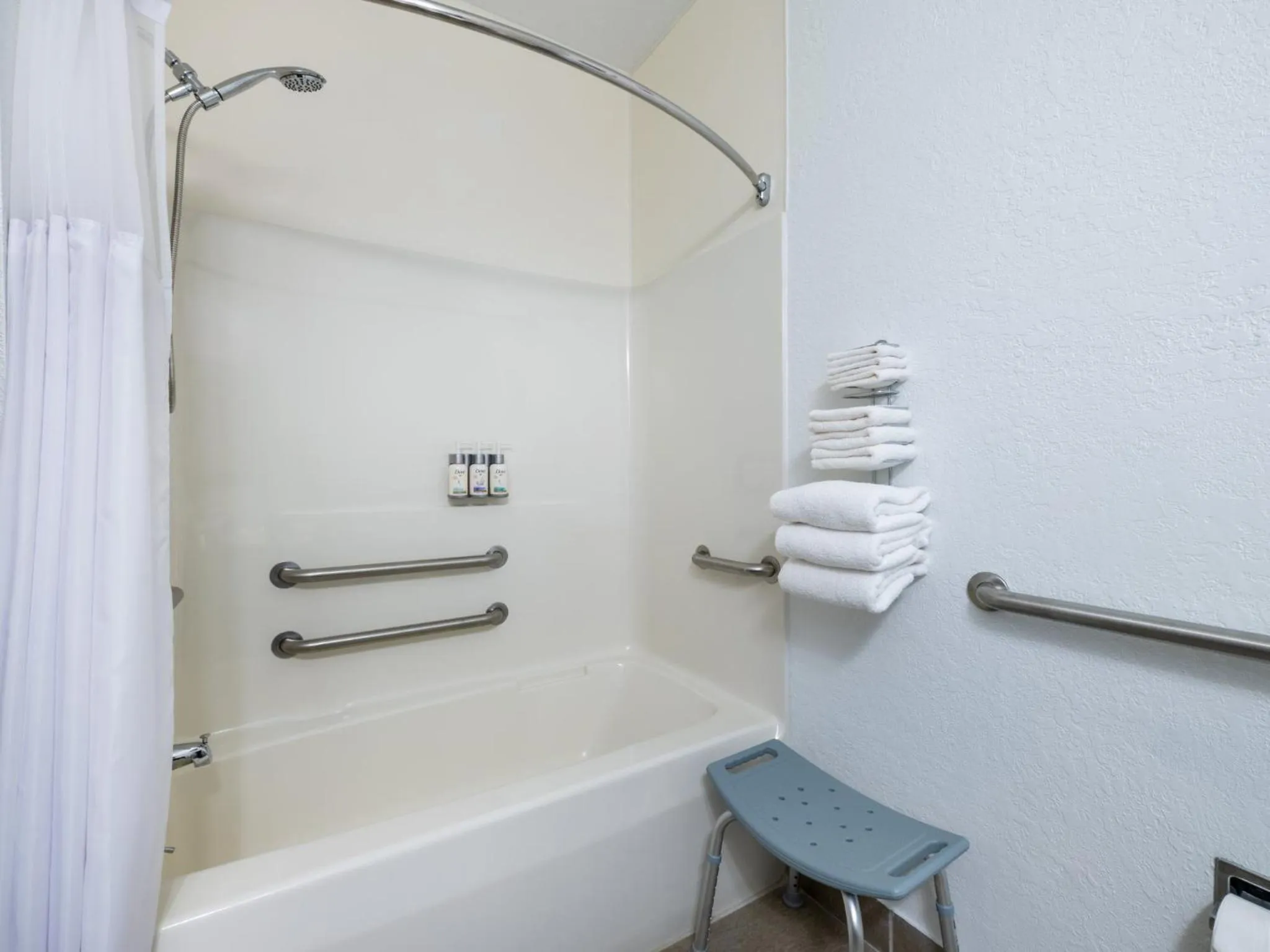 Photo of the whole room in Garner Hotel Decatur - Forsyth by IHG