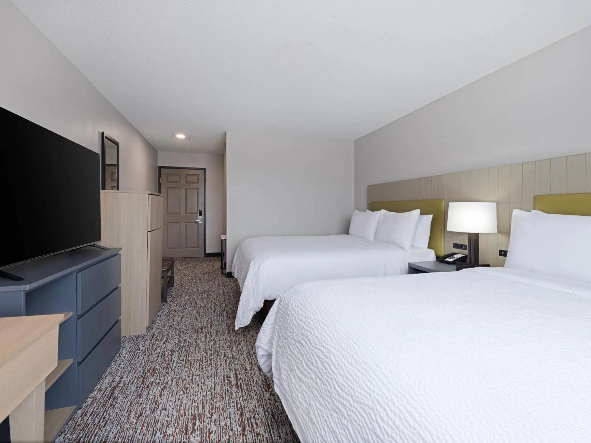 Photo of the whole room, Bed in Garner Hotel Decatur - Forsyth by IHG