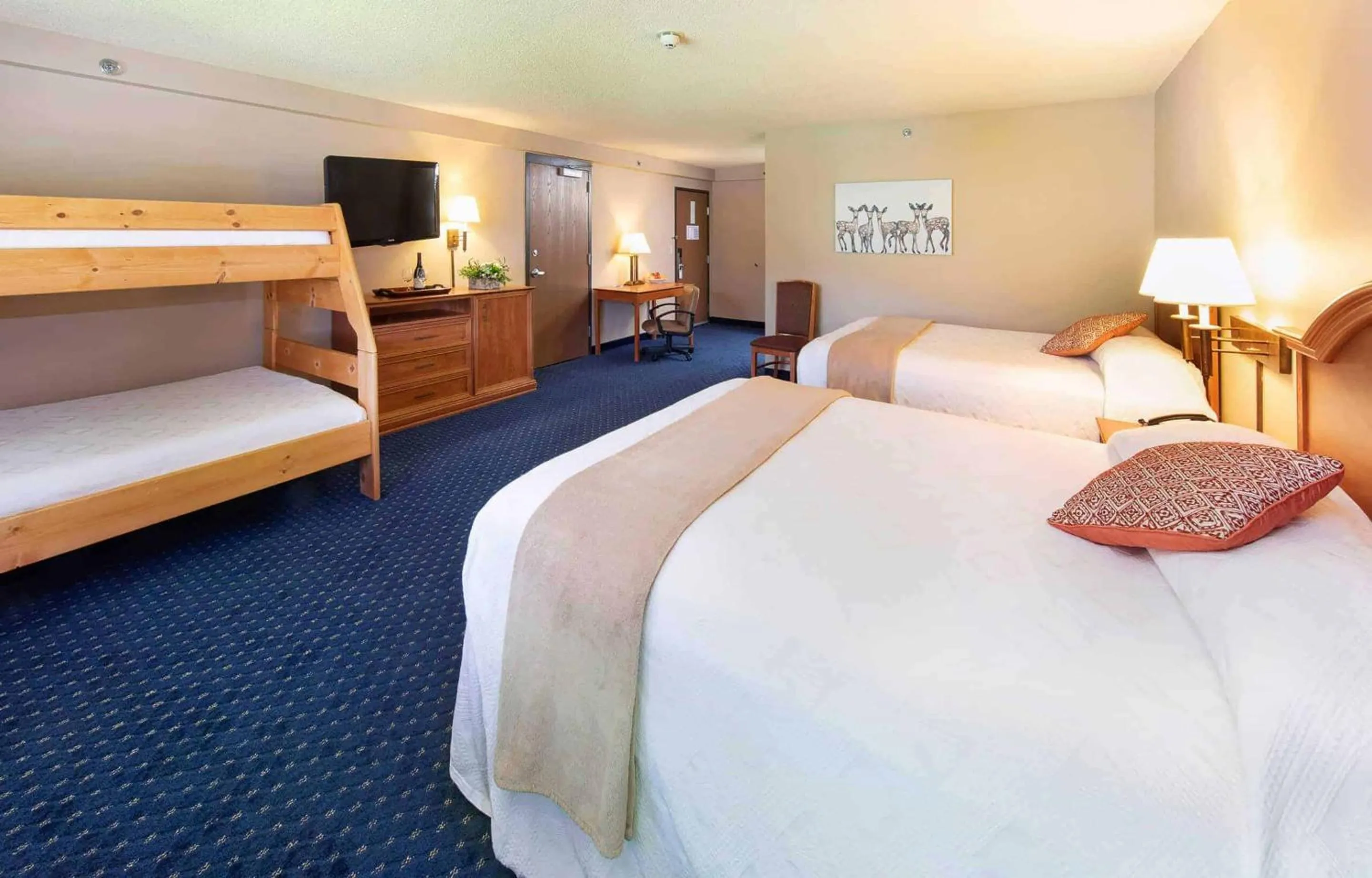 Bedroom, Bed in Hotel Glenwood Springs