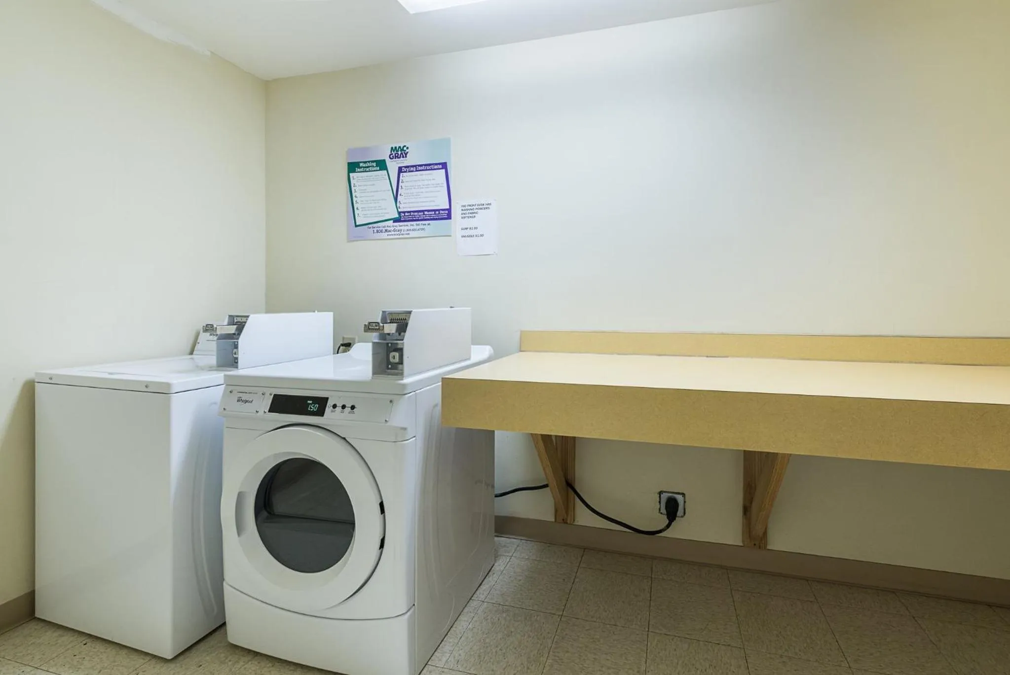 laundry in Red Roof Inn Etowah – Athens, TN