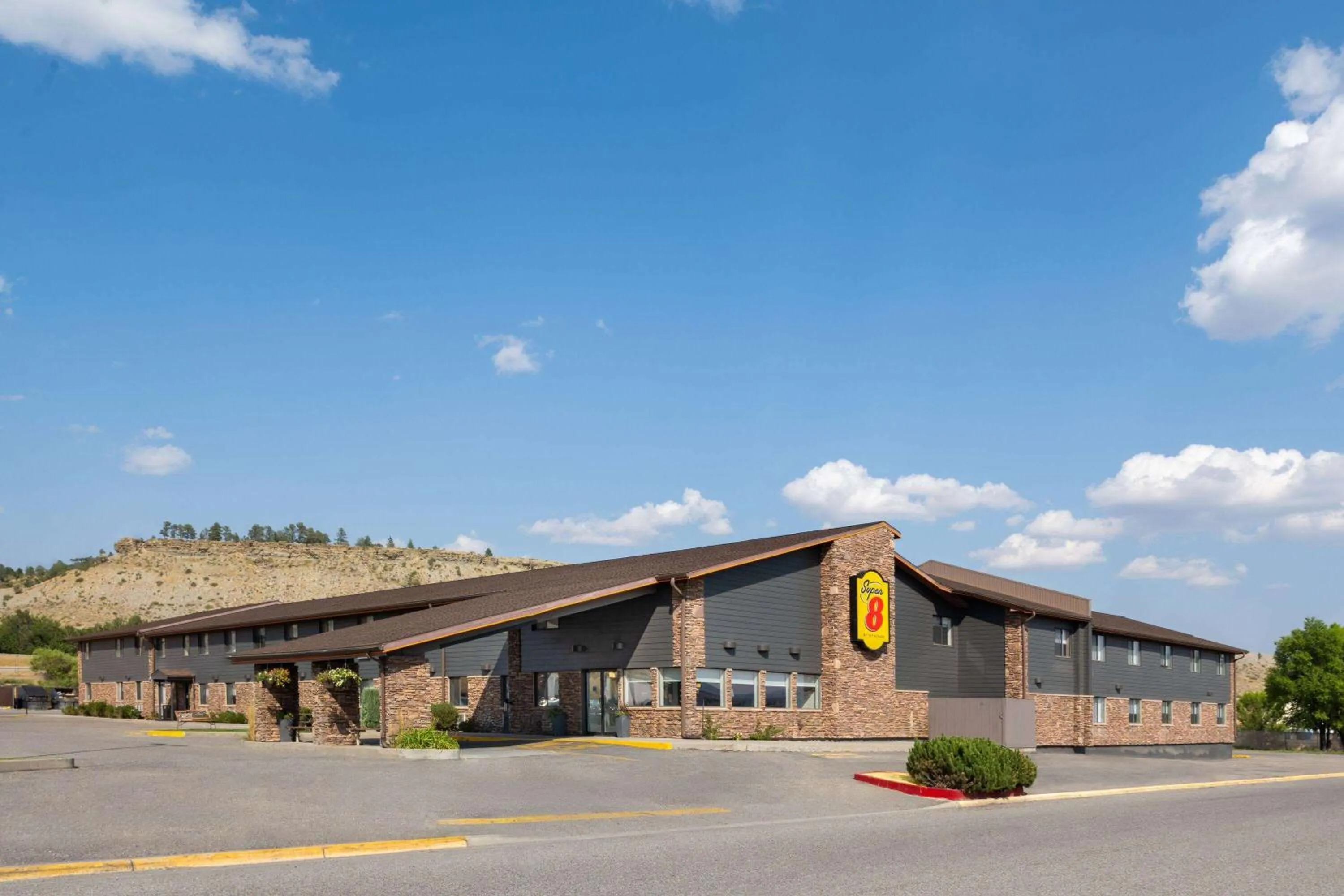 Property building in Super 8 by Wyndham Columbus