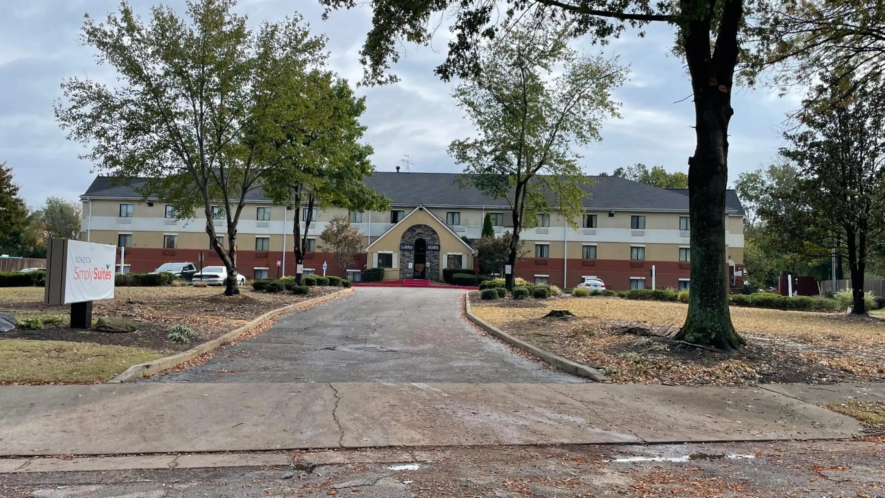 Street view in Sonesta Simply Suites Memphis