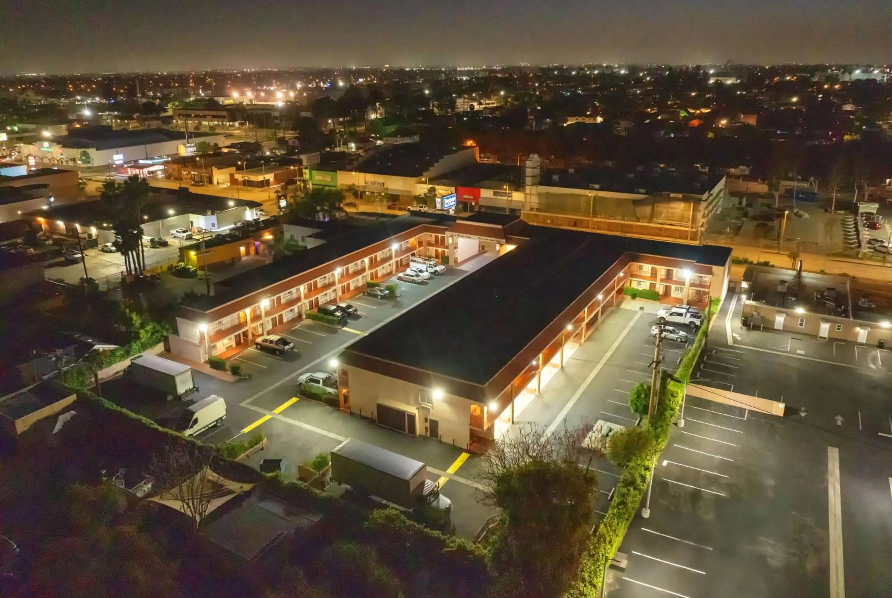 Property building in Travelodge Inn & Suites by Wyndham Bell Los Angeles Area