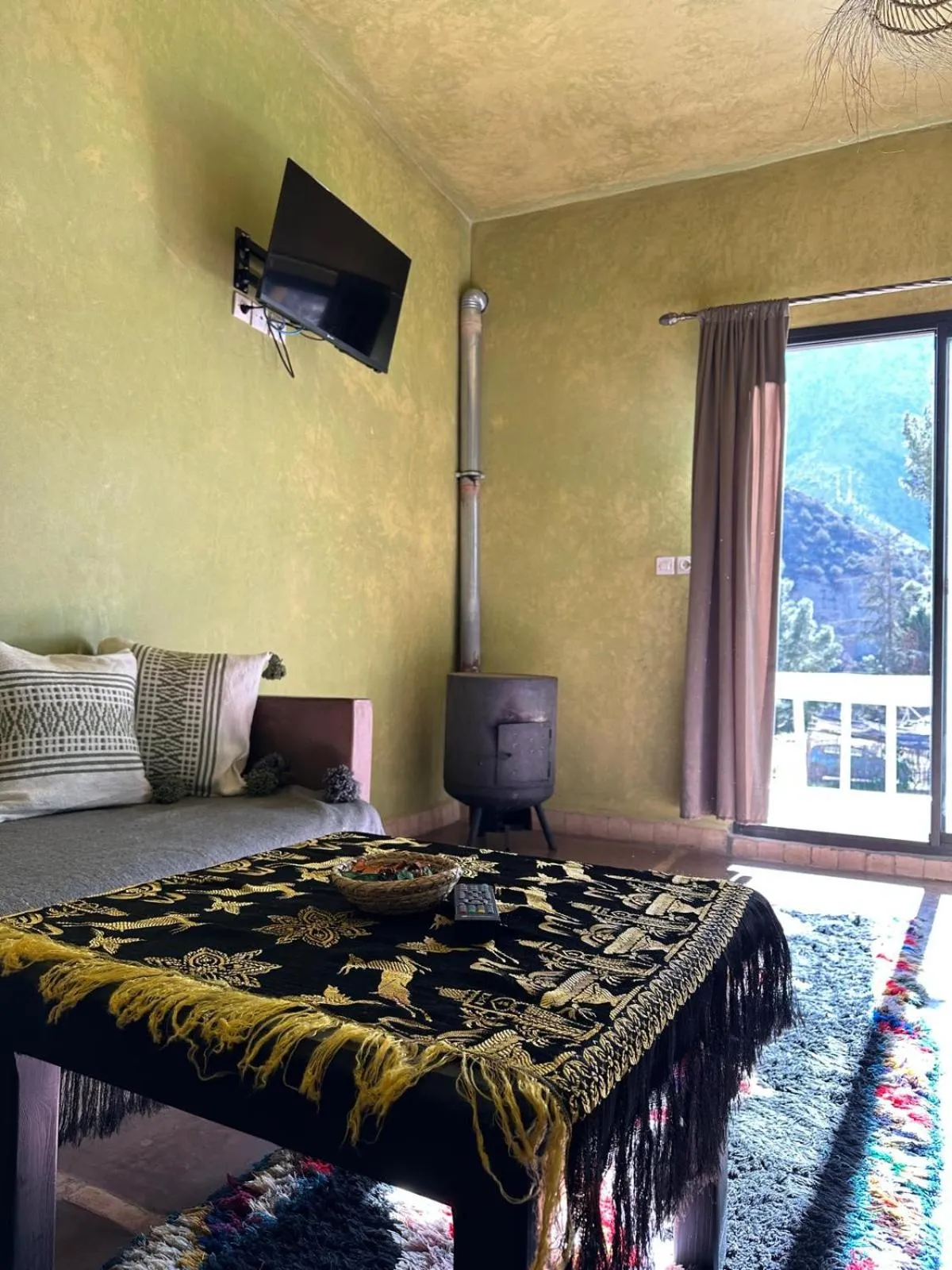 Seating area, Bed in Atlas Tigmi