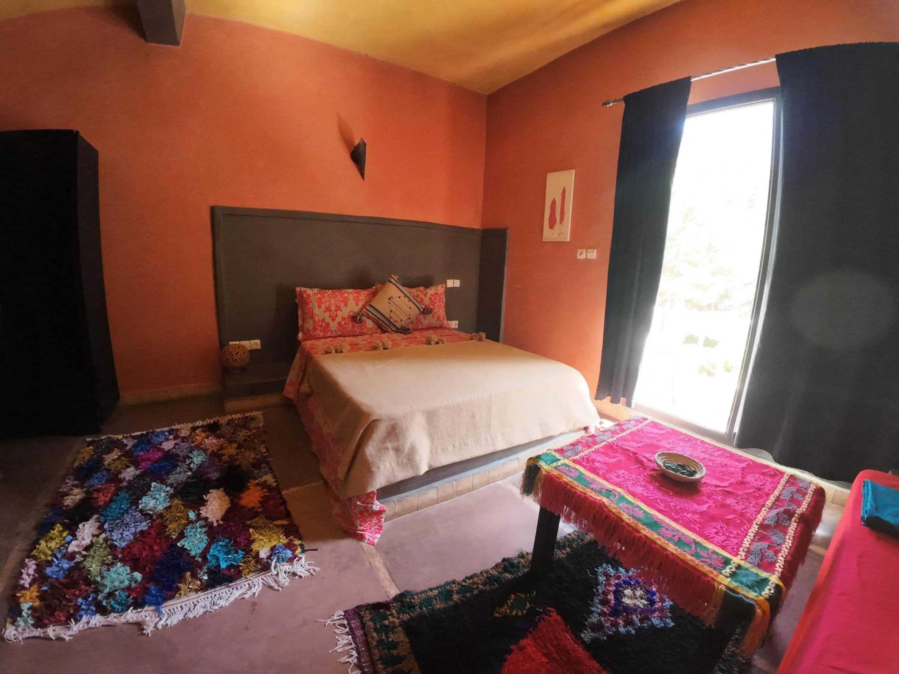 Photo of the whole room, Bed in Atlas Tigmi