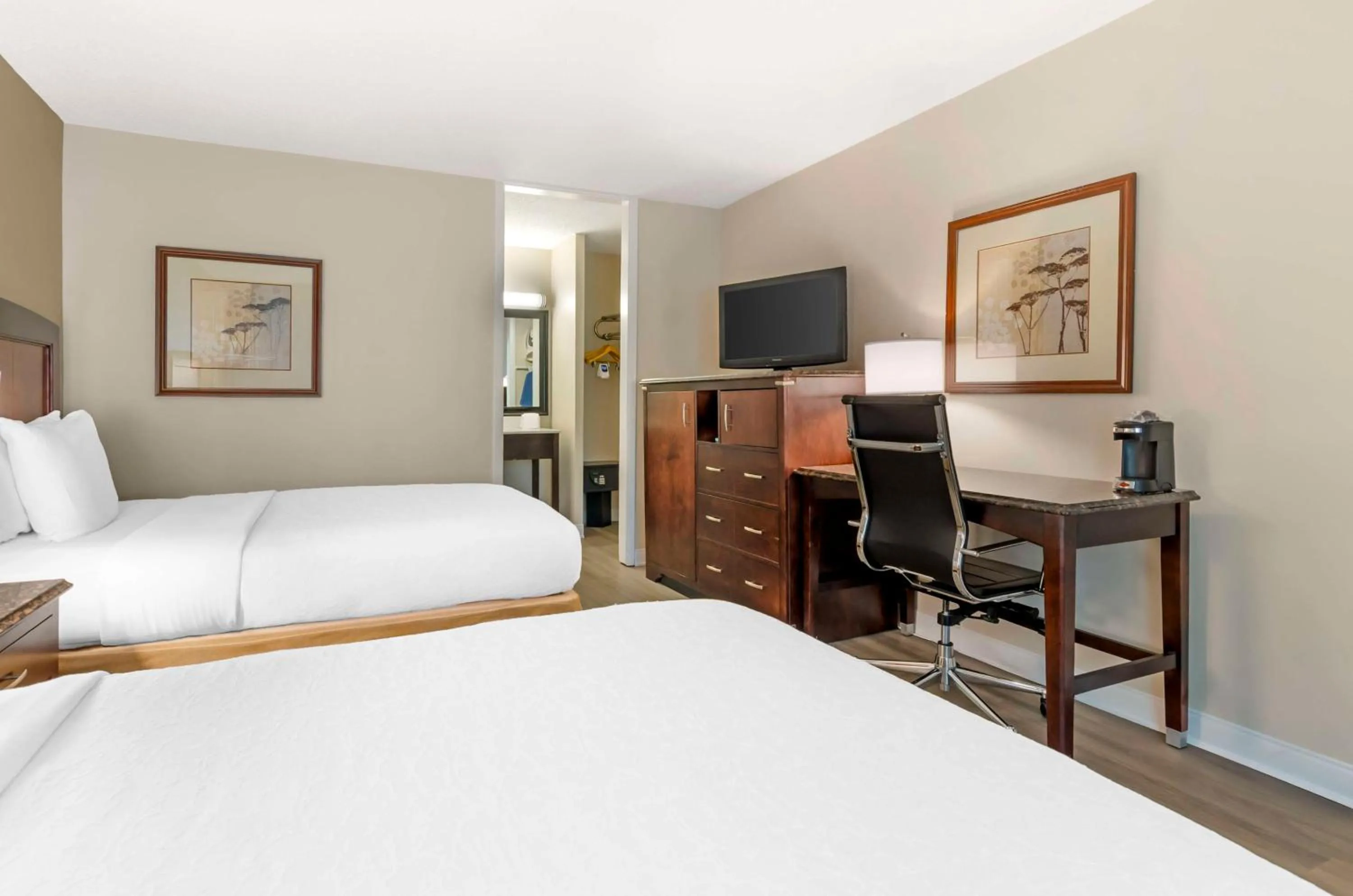 Bedroom, Bed in Best Western Lexington Inn