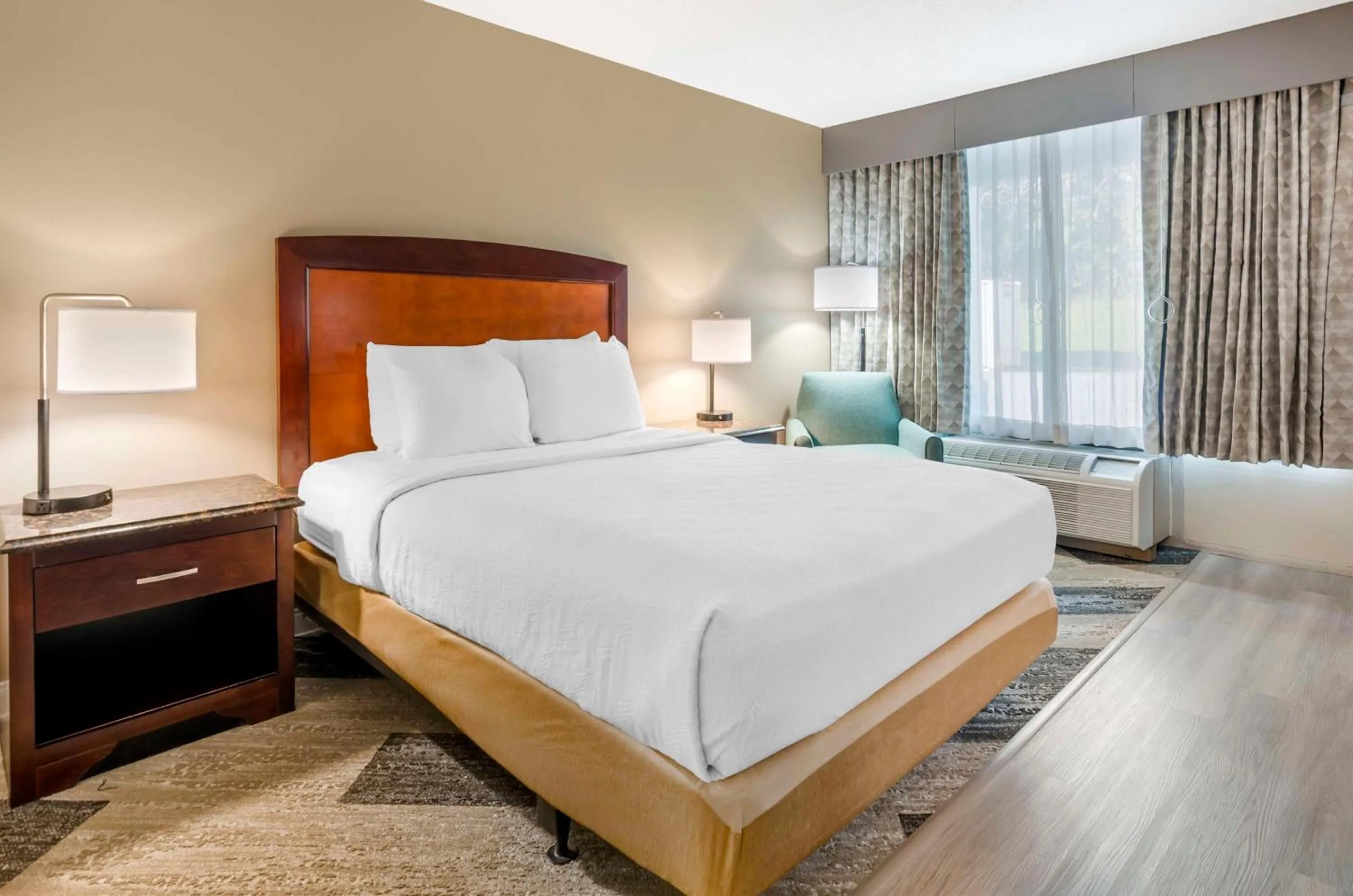 Bedroom, Bed in Best Western Lexington Inn