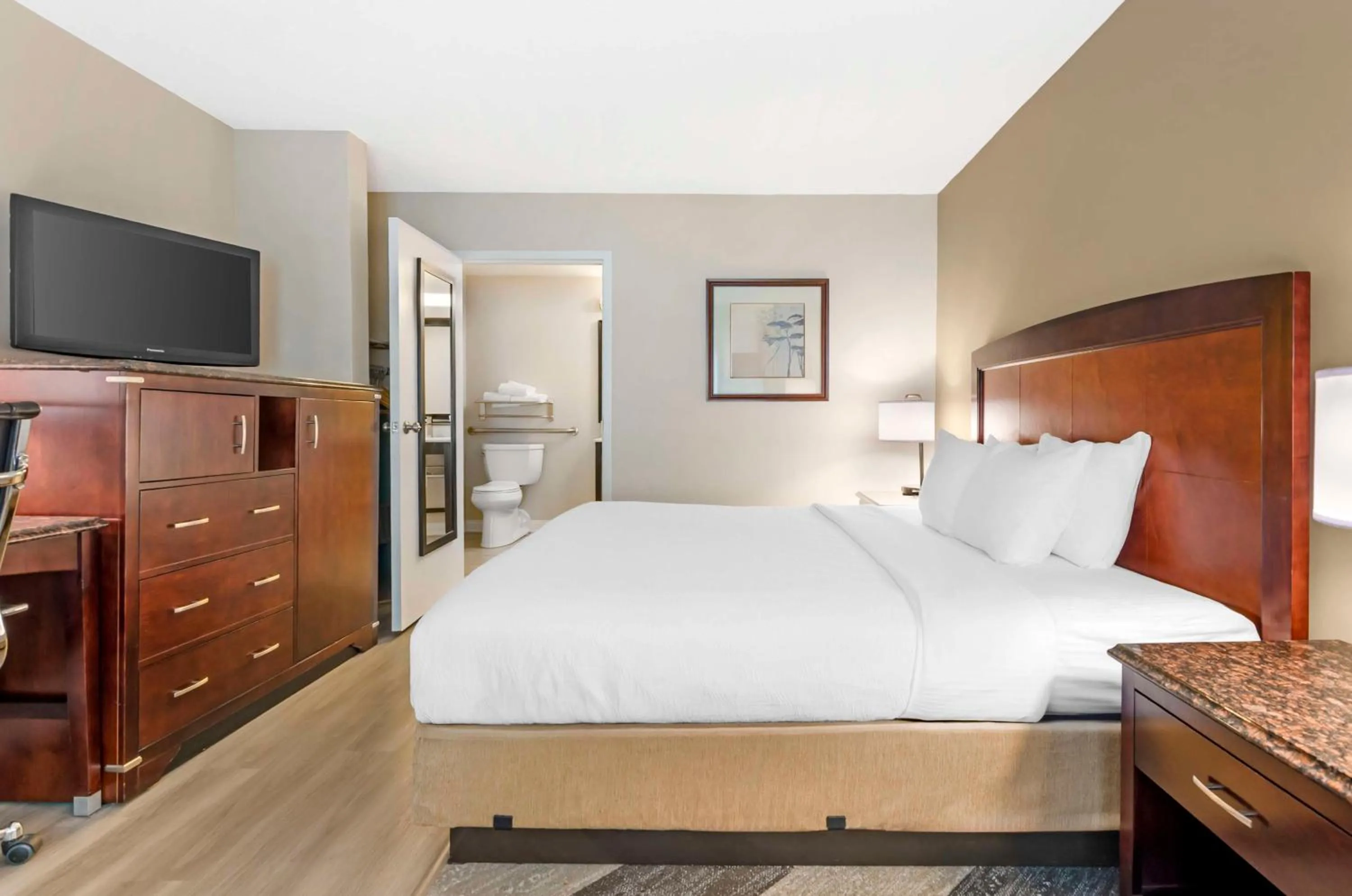 Bedroom, Bed in Best Western Lexington Inn