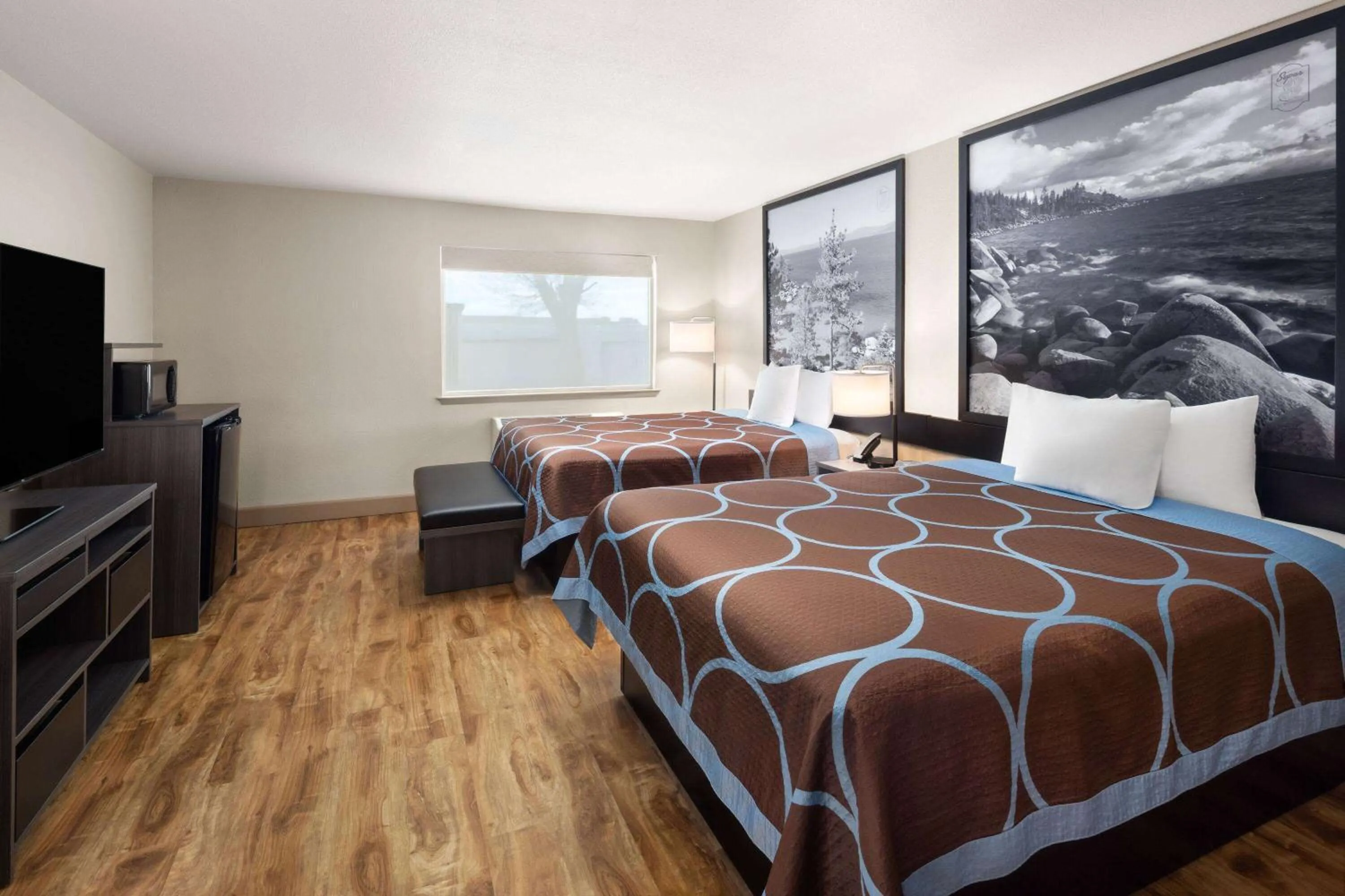 Photo of the whole room, Bed in Super 8 by Wyndham Fallon