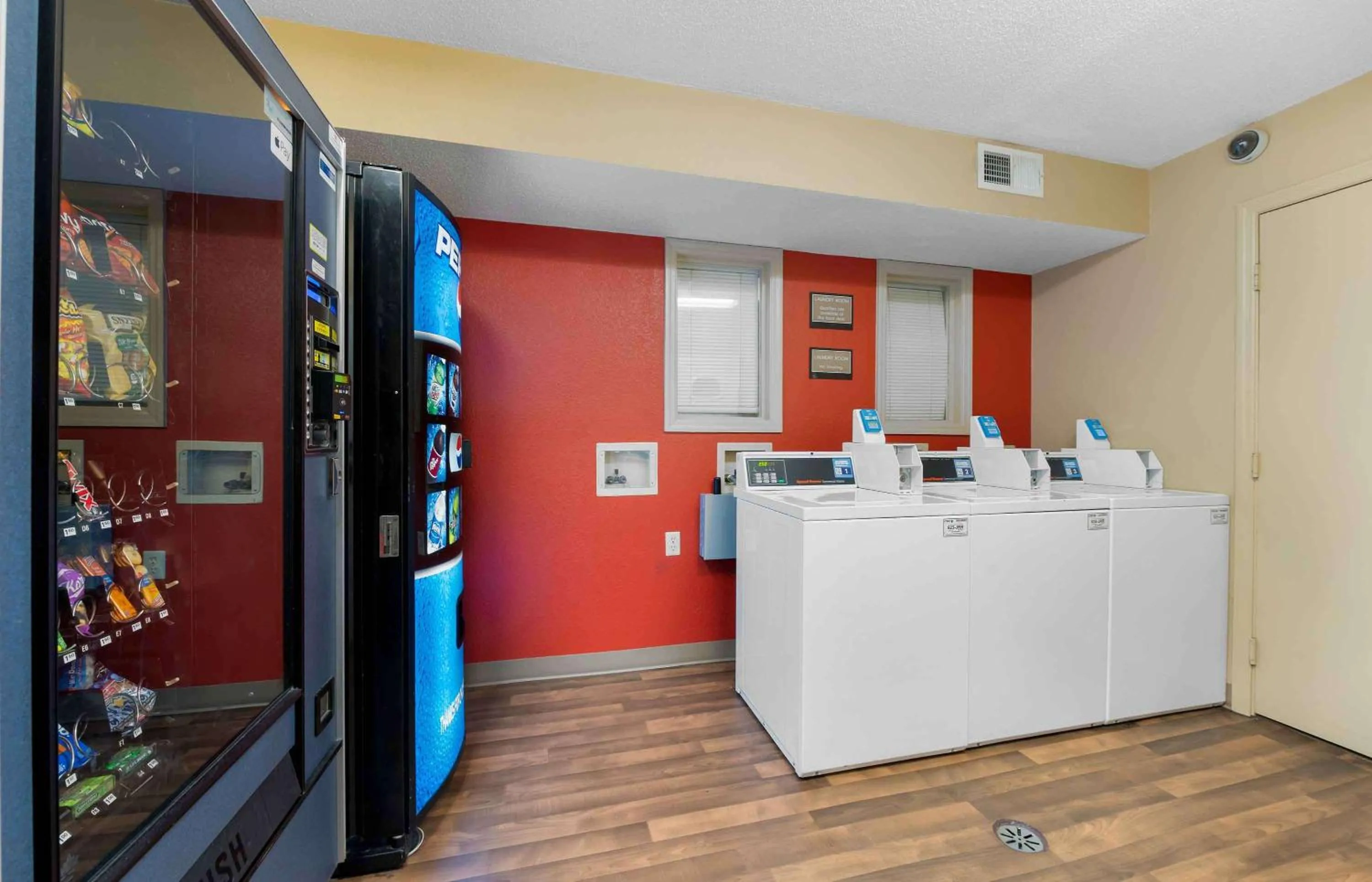 Property building in Studio 6 Fairfield, OH - Cincinnati