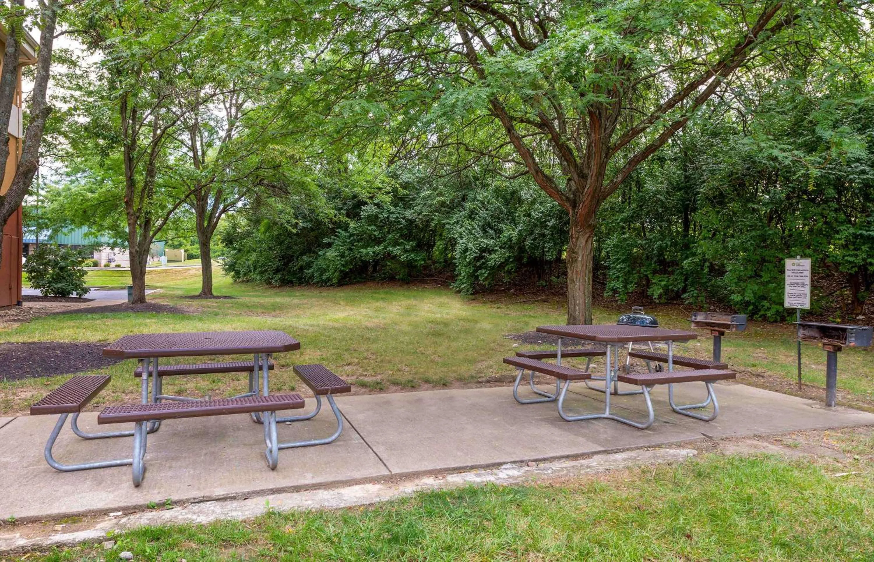 Property building in Studio 6 Fairfield, OH - Cincinnati